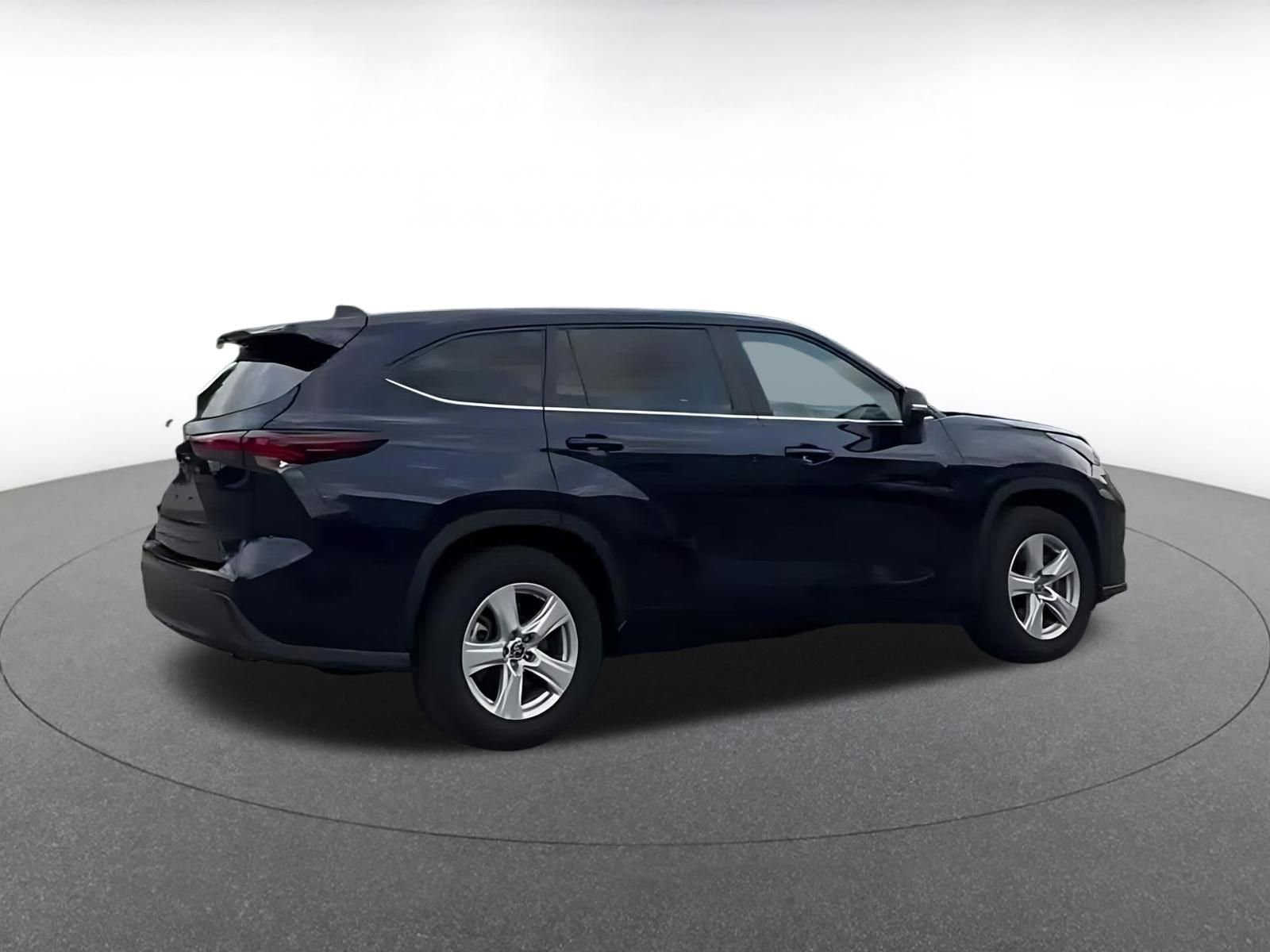 Thumbnail: 2025 Toyota Highlander - 12