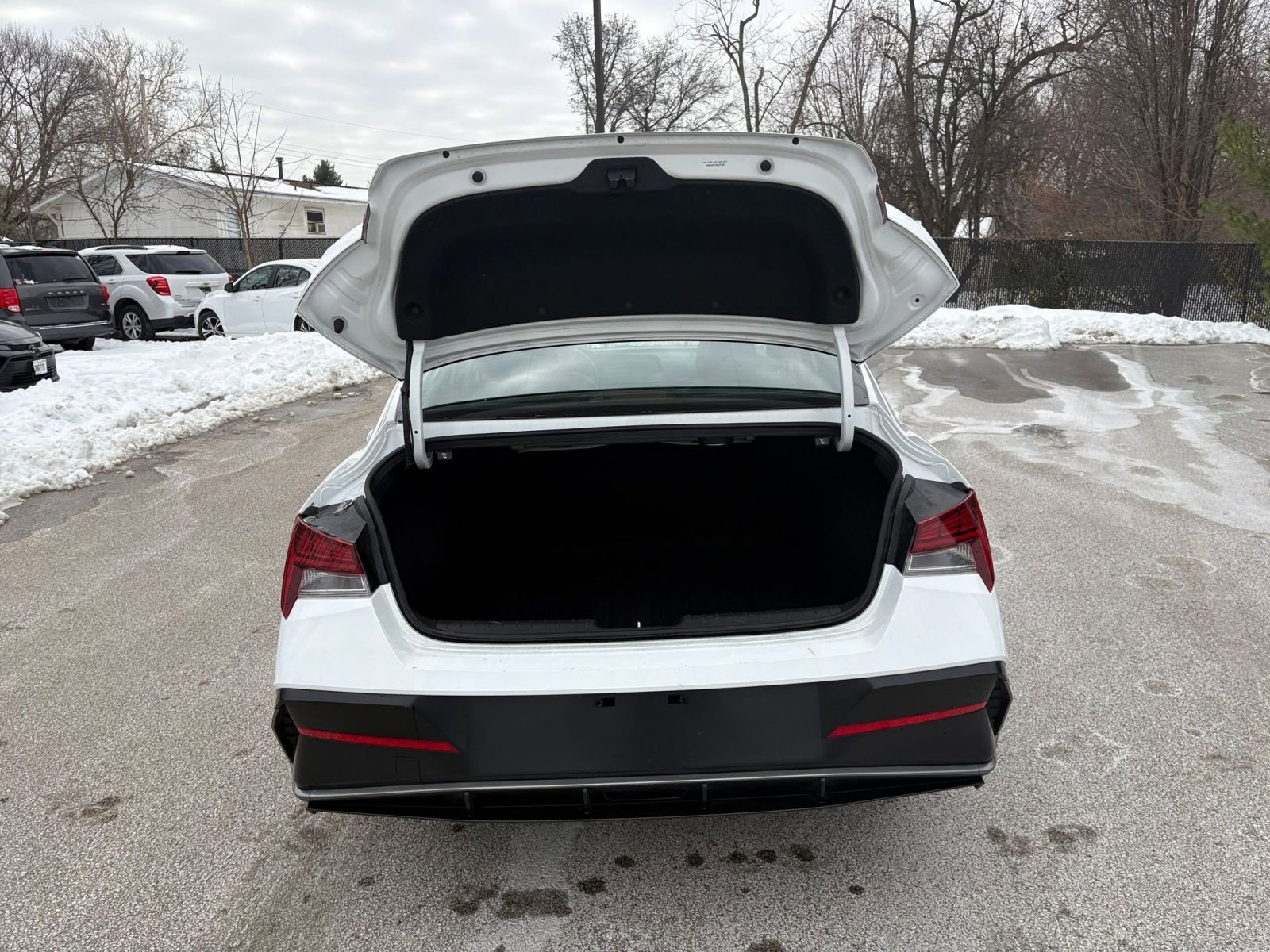 Thumbnail: 2025 Hyundai Elantra - 32