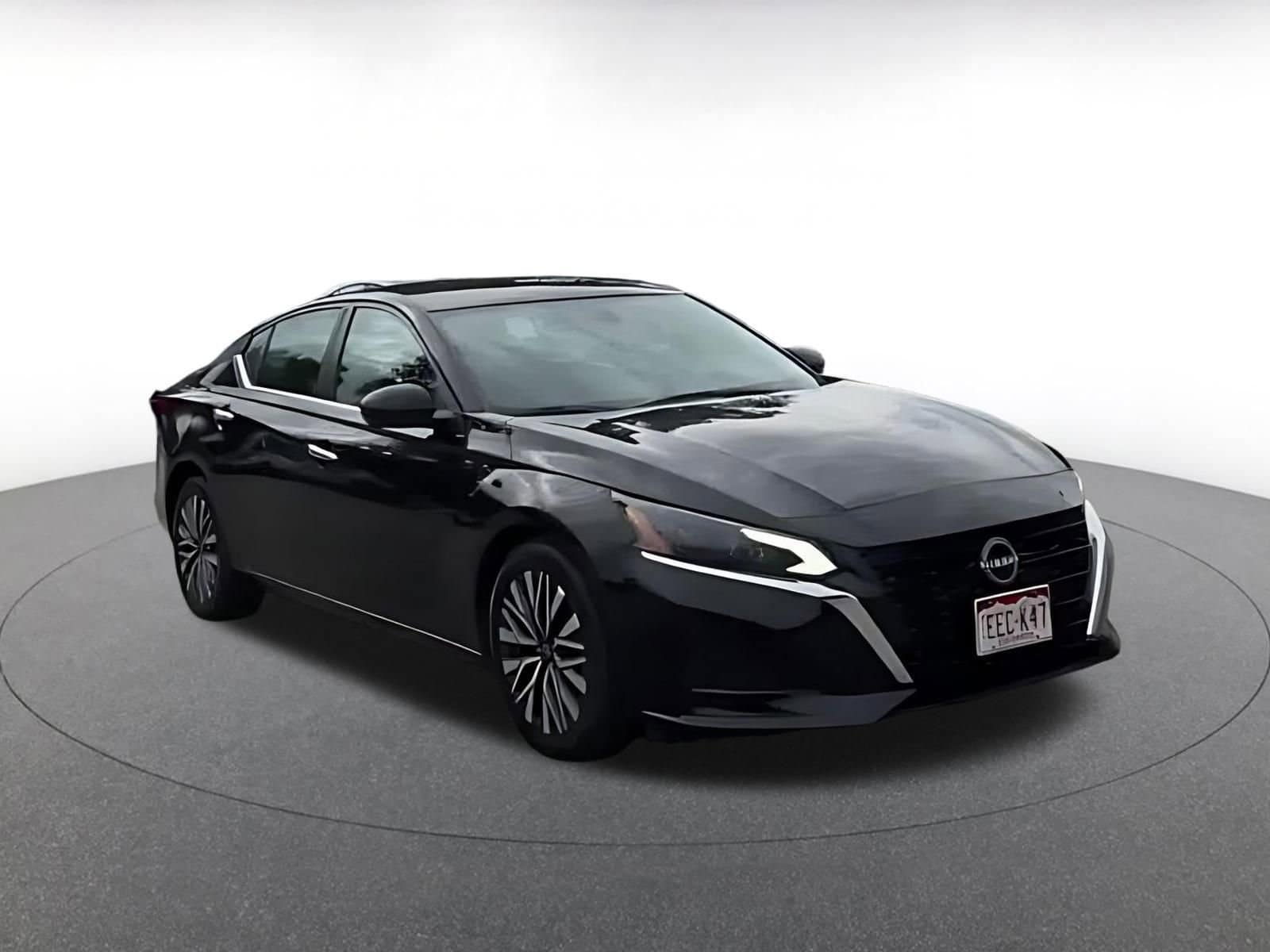 Thumbnail: 2025 Nissan Altima - 2