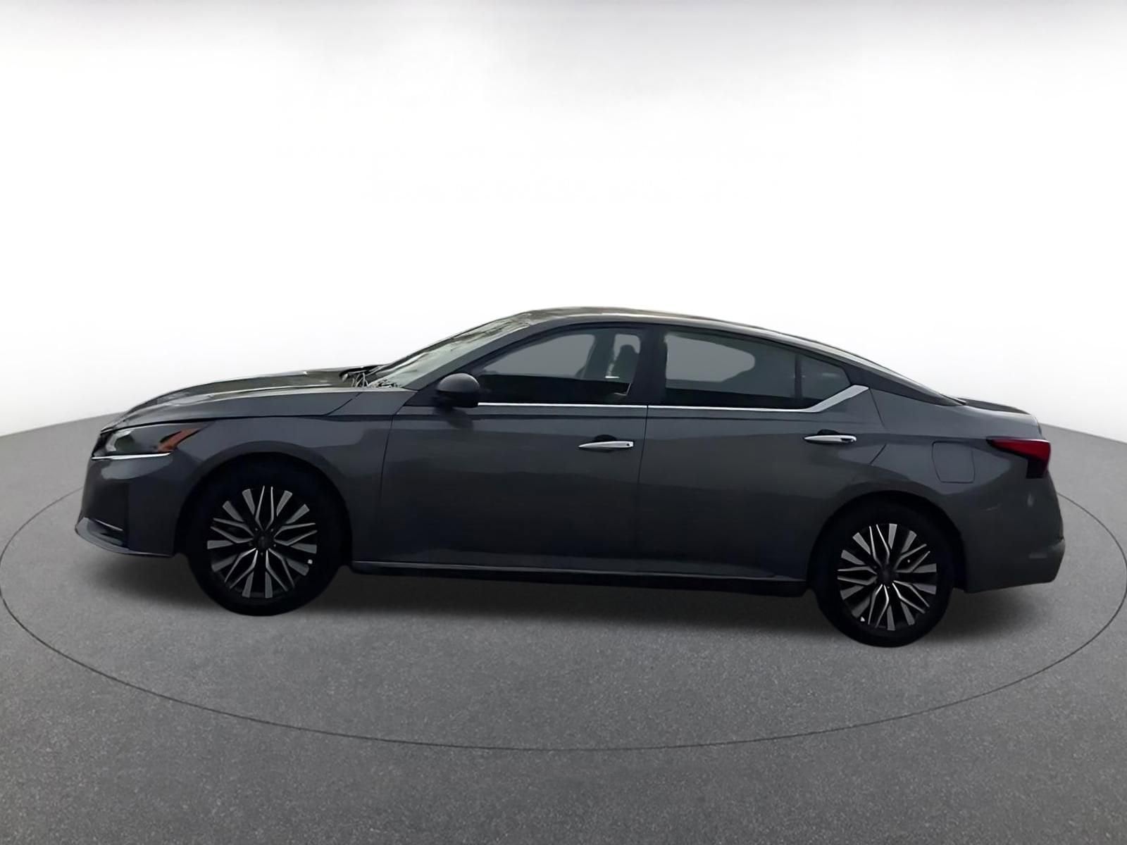Thumbnail: 2025 Nissan Altima - 8