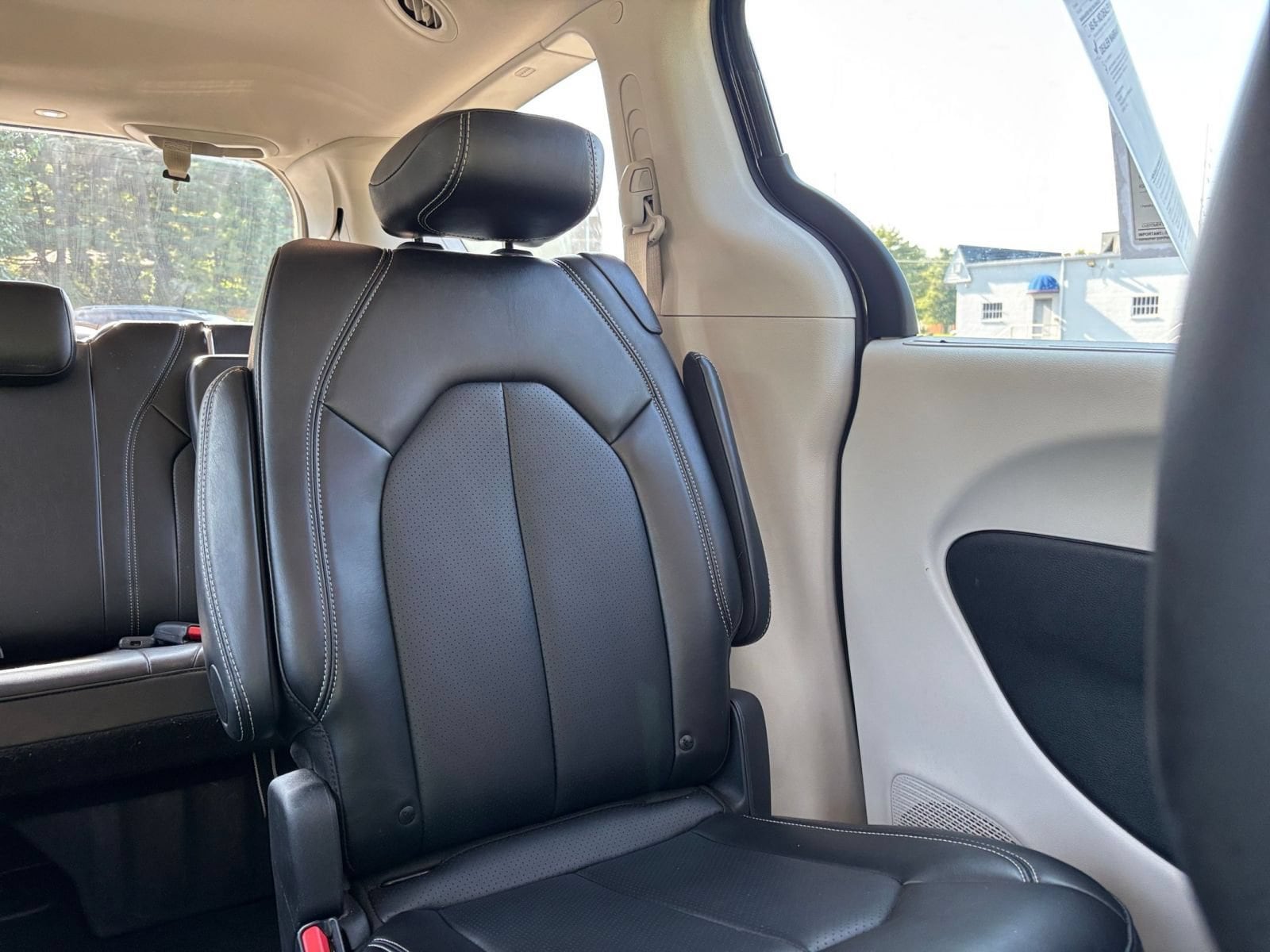 Thumbnail: 2024 Chrysler Pacifica - 33