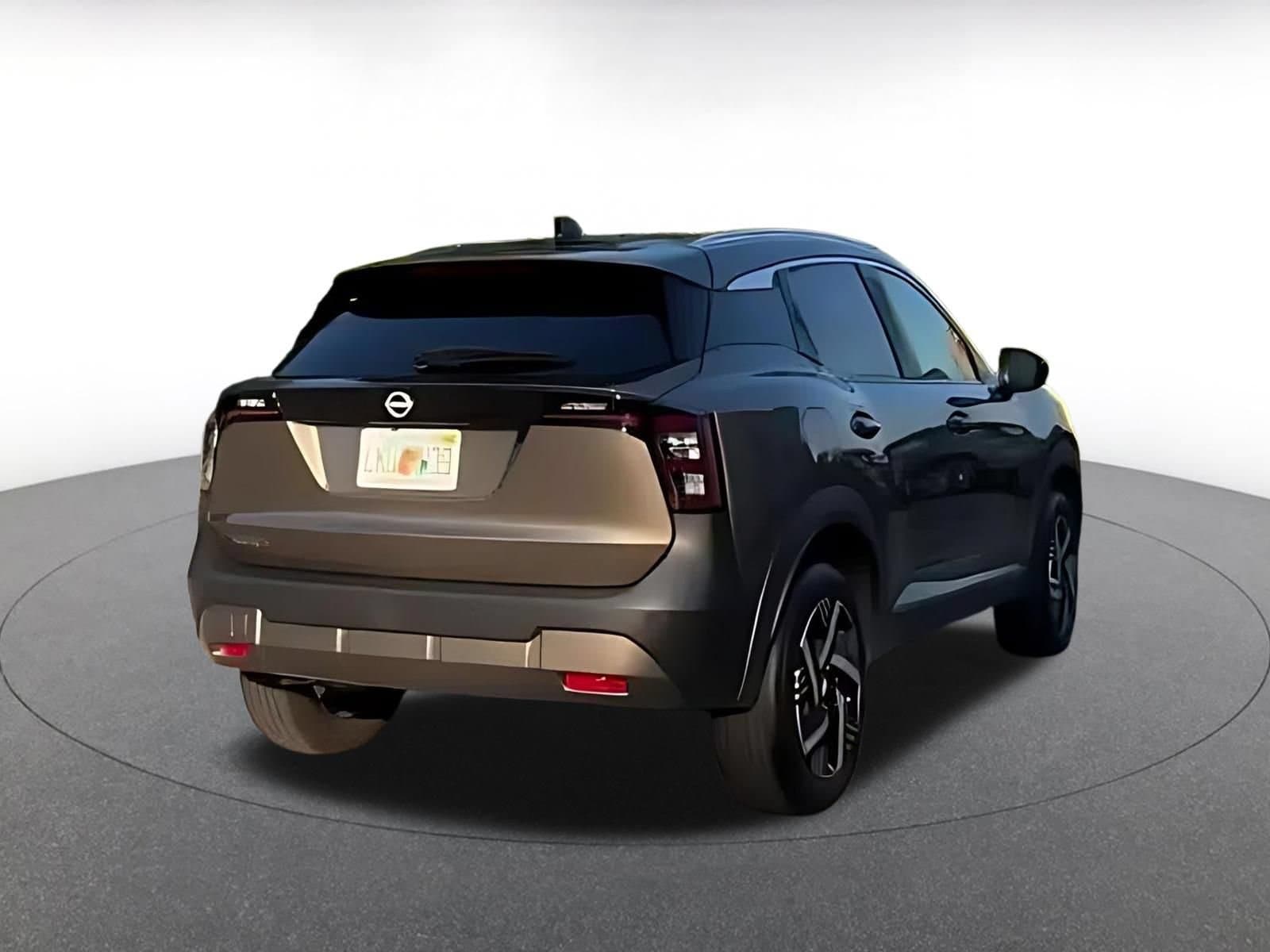 Thumbnail: 2026 Nissan Kicks - 10