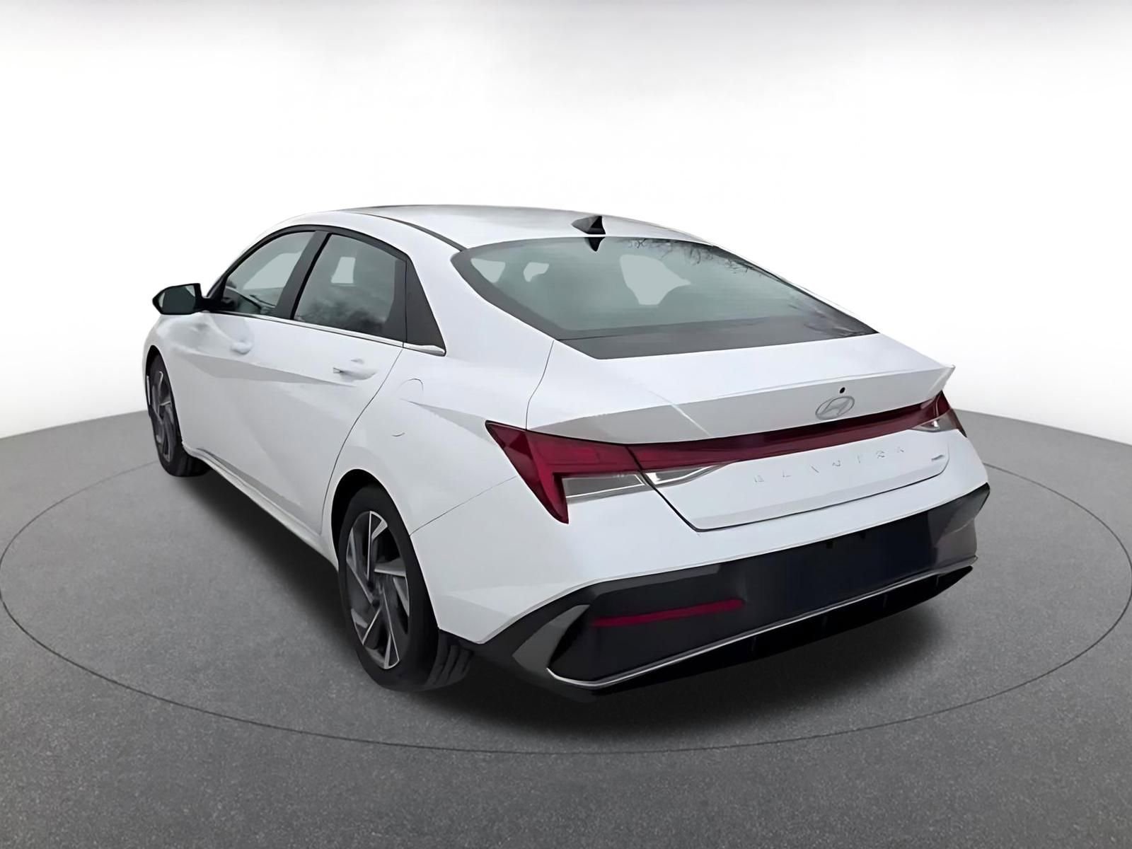 Thumbnail: 2025 Hyundai Elantra - 11