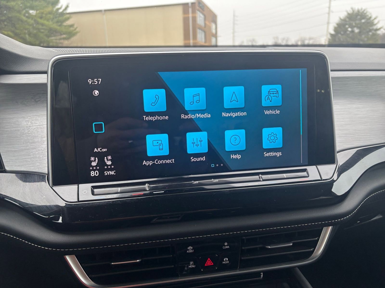 Thumbnail: 2025 Volkswagen Atlas - 21