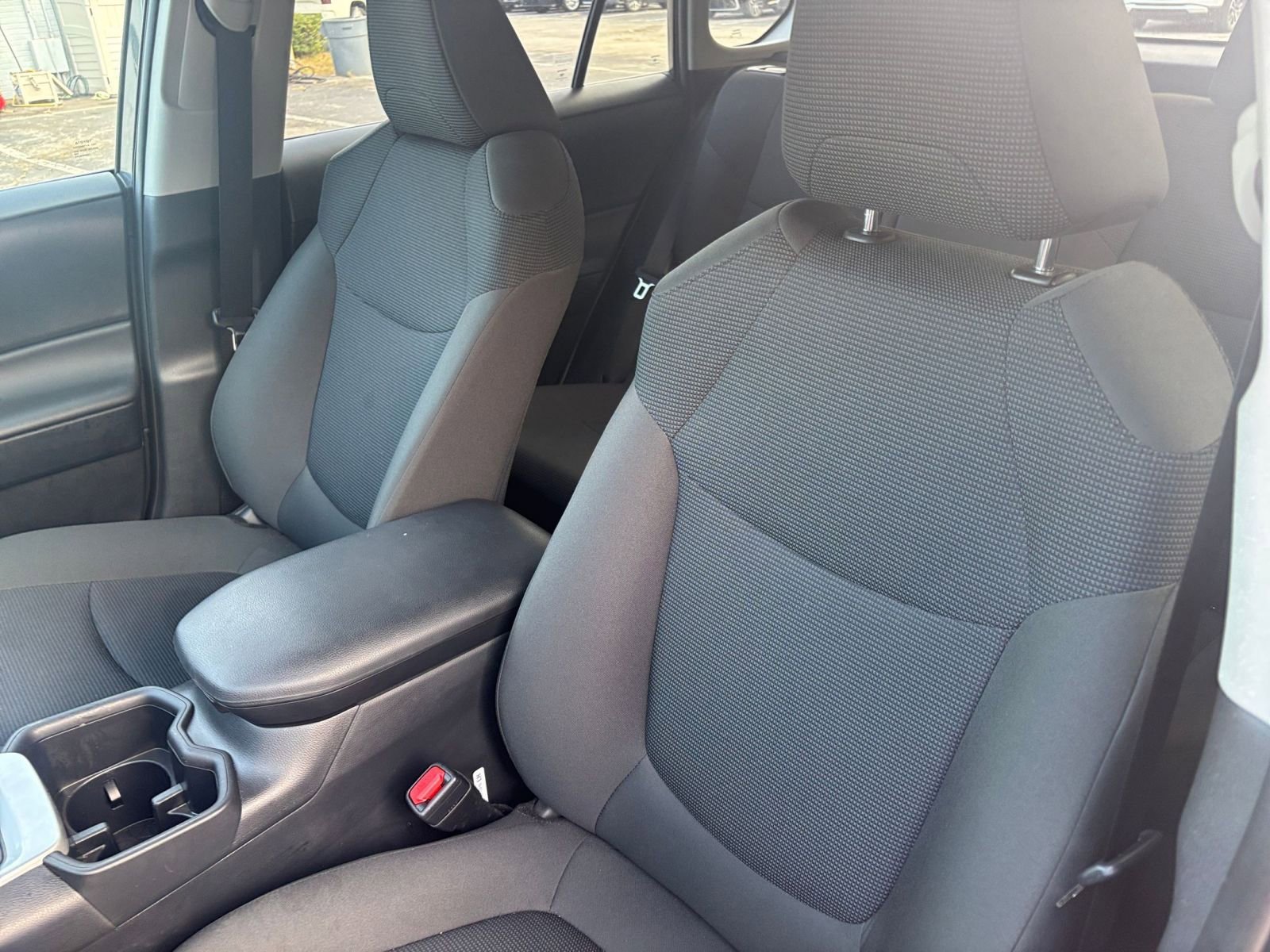 Thumbnail: 2025 Toyota RAV4 - 34