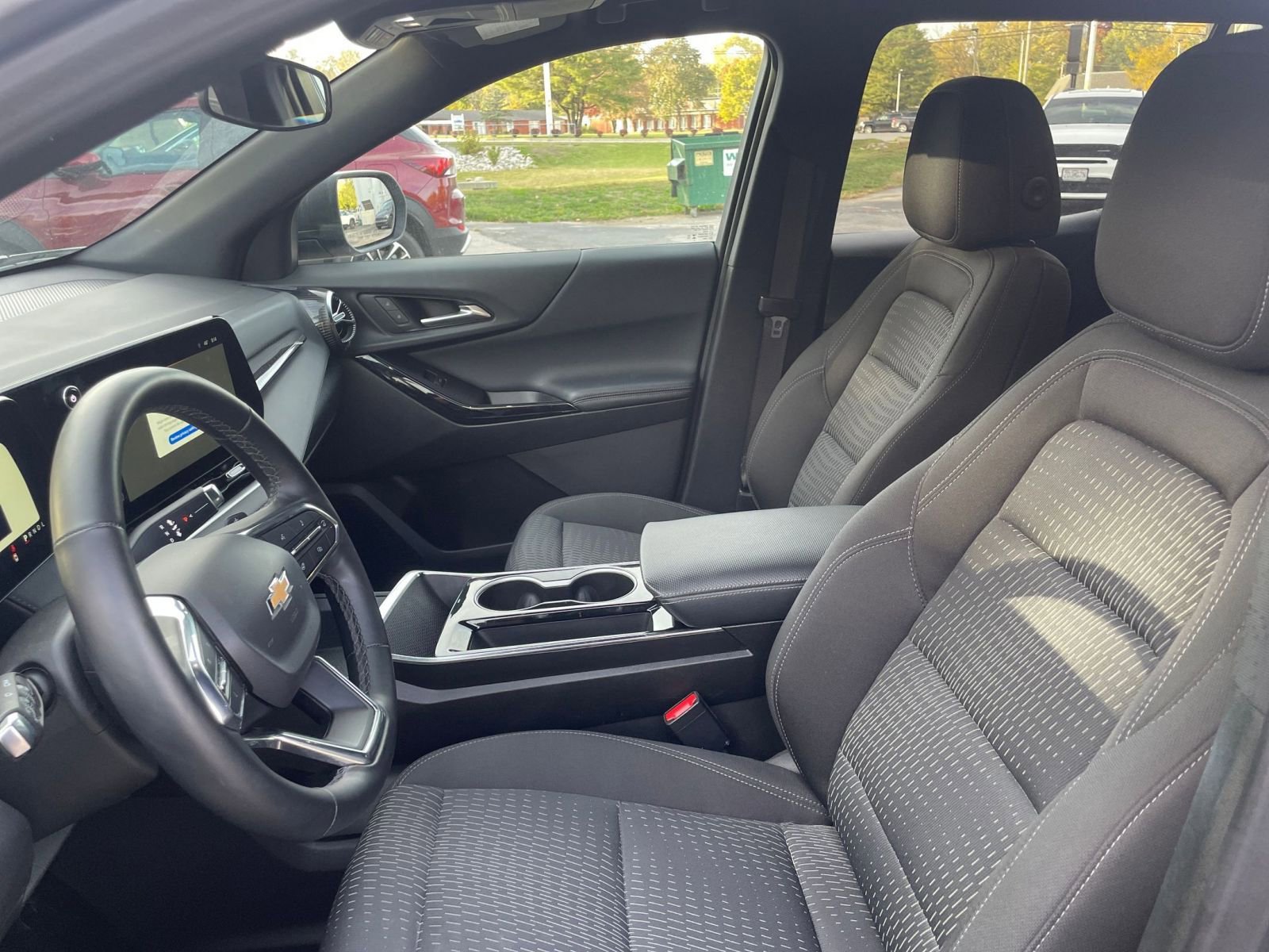 Thumbnail: 2025 Chevrolet Equinox - 24