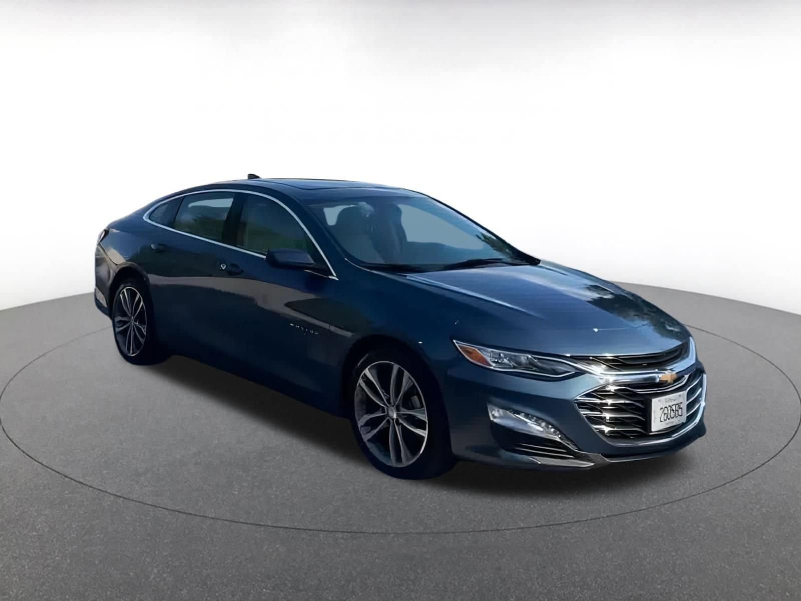 Thumbnail: 2024 Chevrolet Malibu - 3