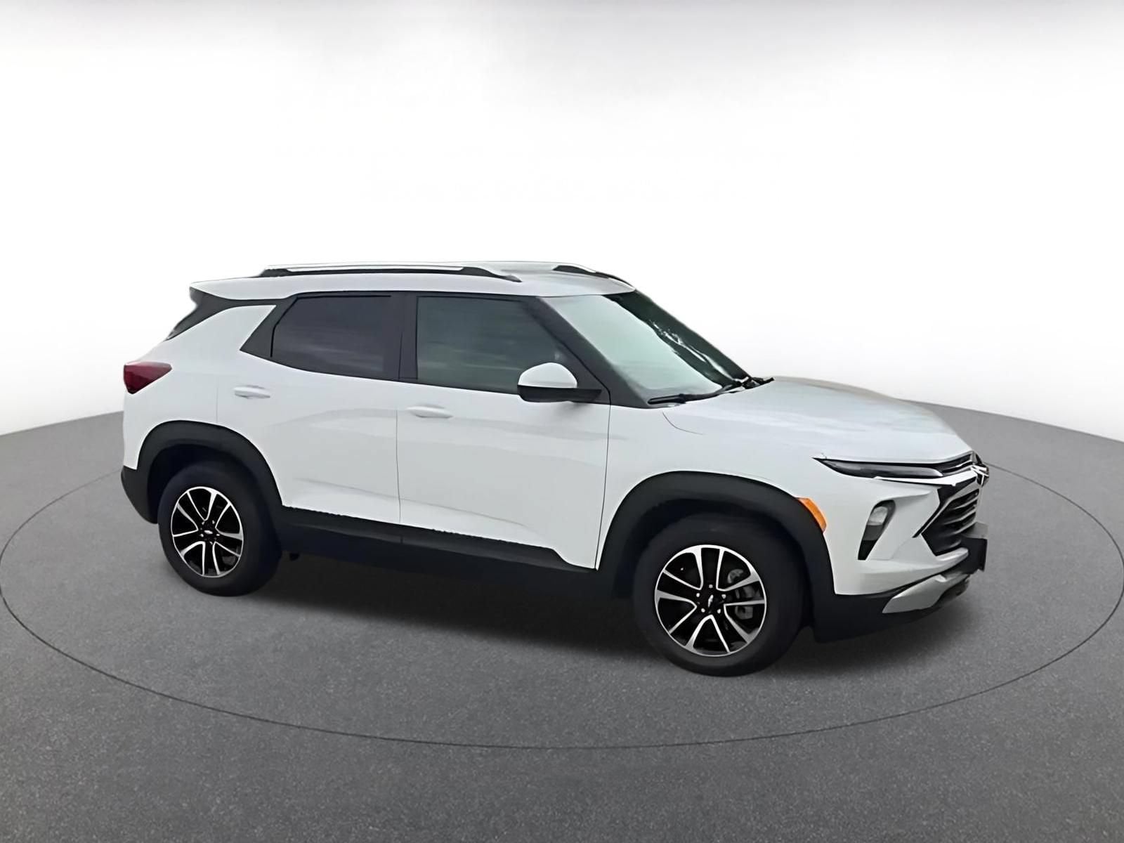Thumbnail: 2025 Chevrolet TrailBlazer - 2