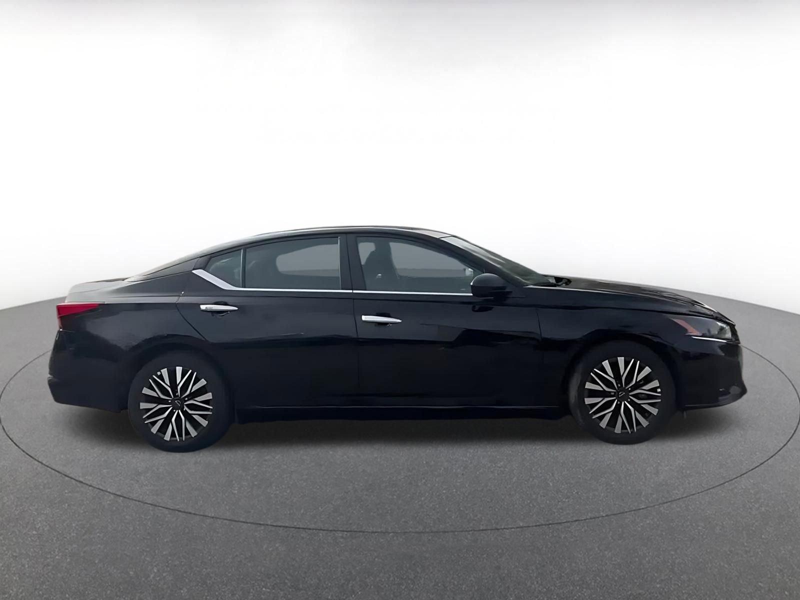 Thumbnail: 2025 Nissan Altima - 16