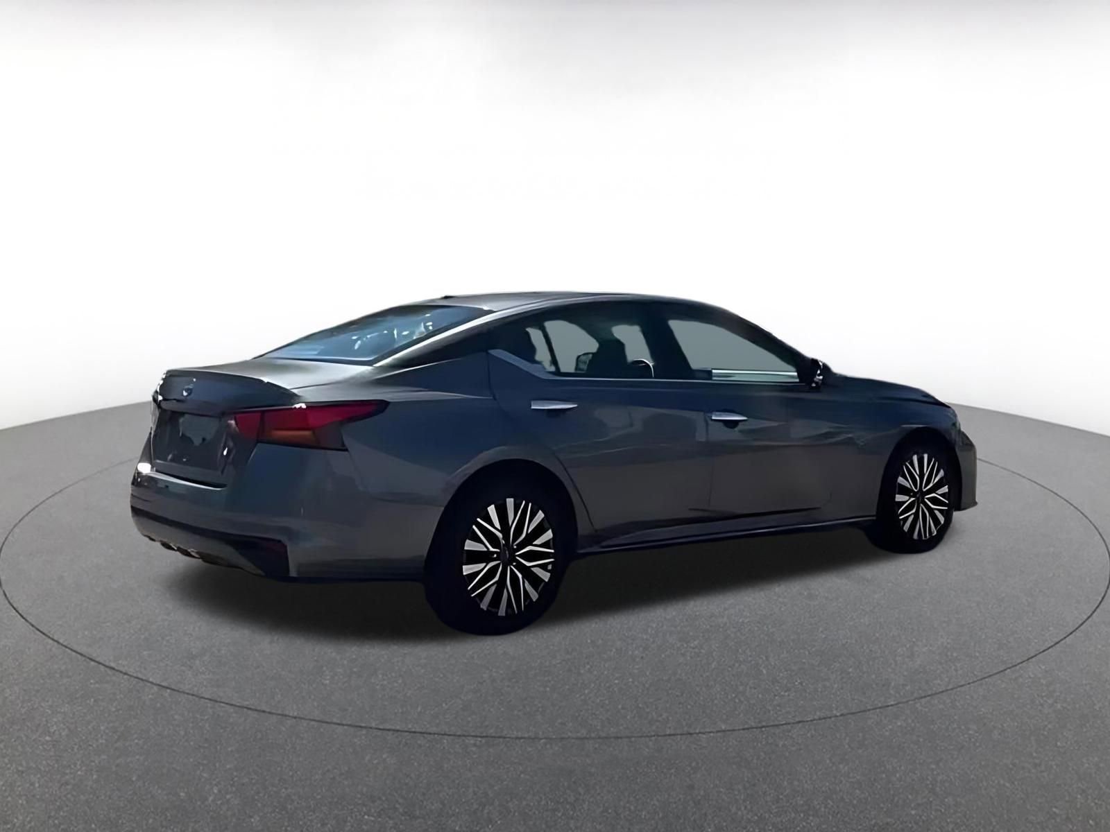 Thumbnail: 2025 Nissan Altima - 4