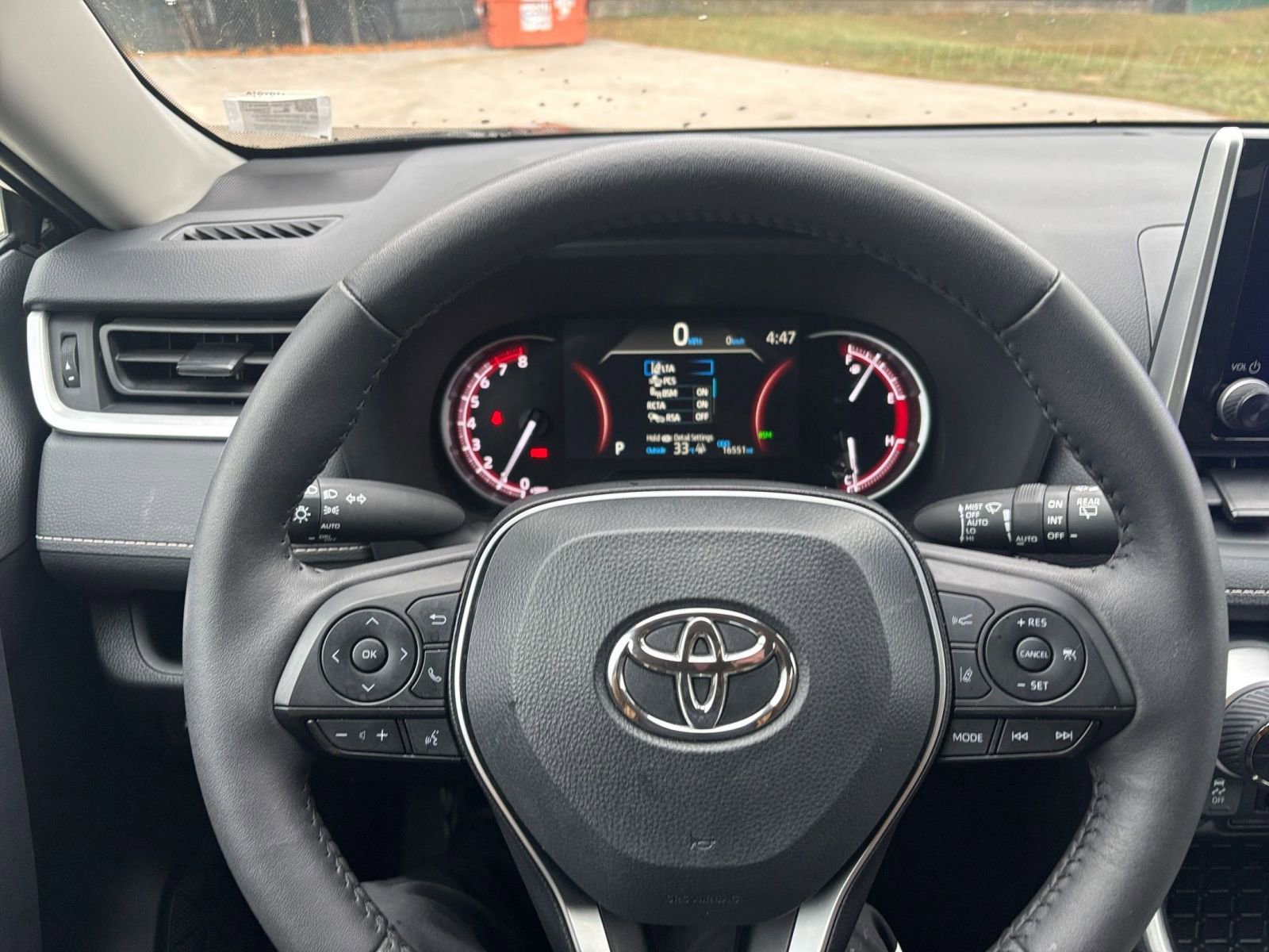 Thumbnail: 2025 Toyota RAV4 - 32