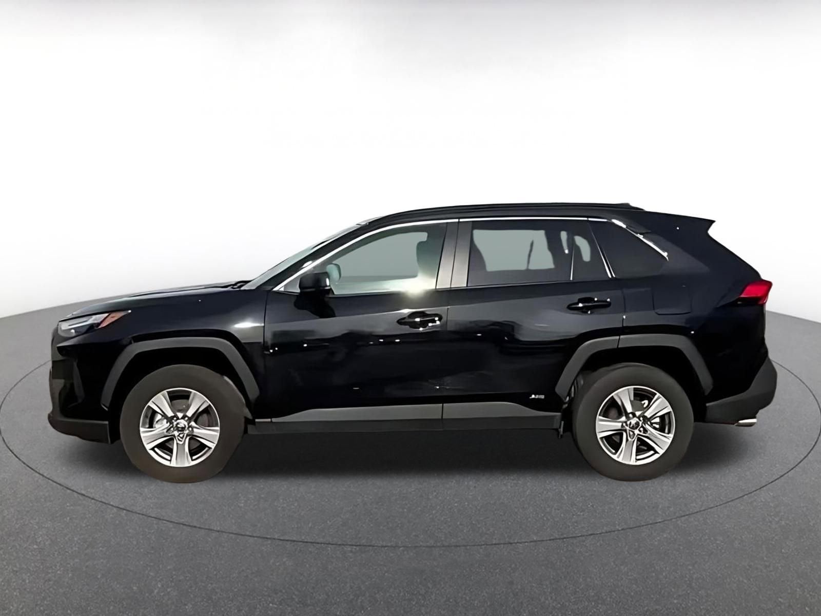 Thumbnail: 2025 Toyota RAV4 - 3