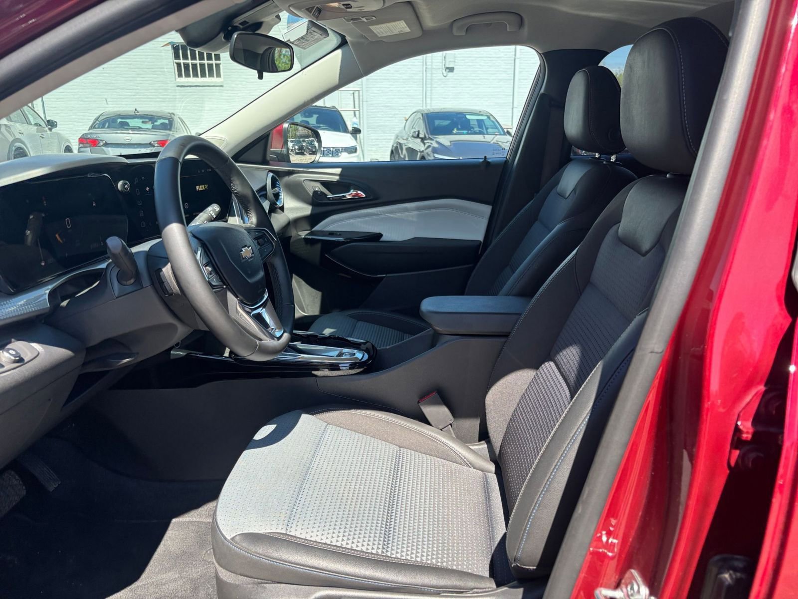 Thumbnail: 2025 Chevrolet Trax - 25