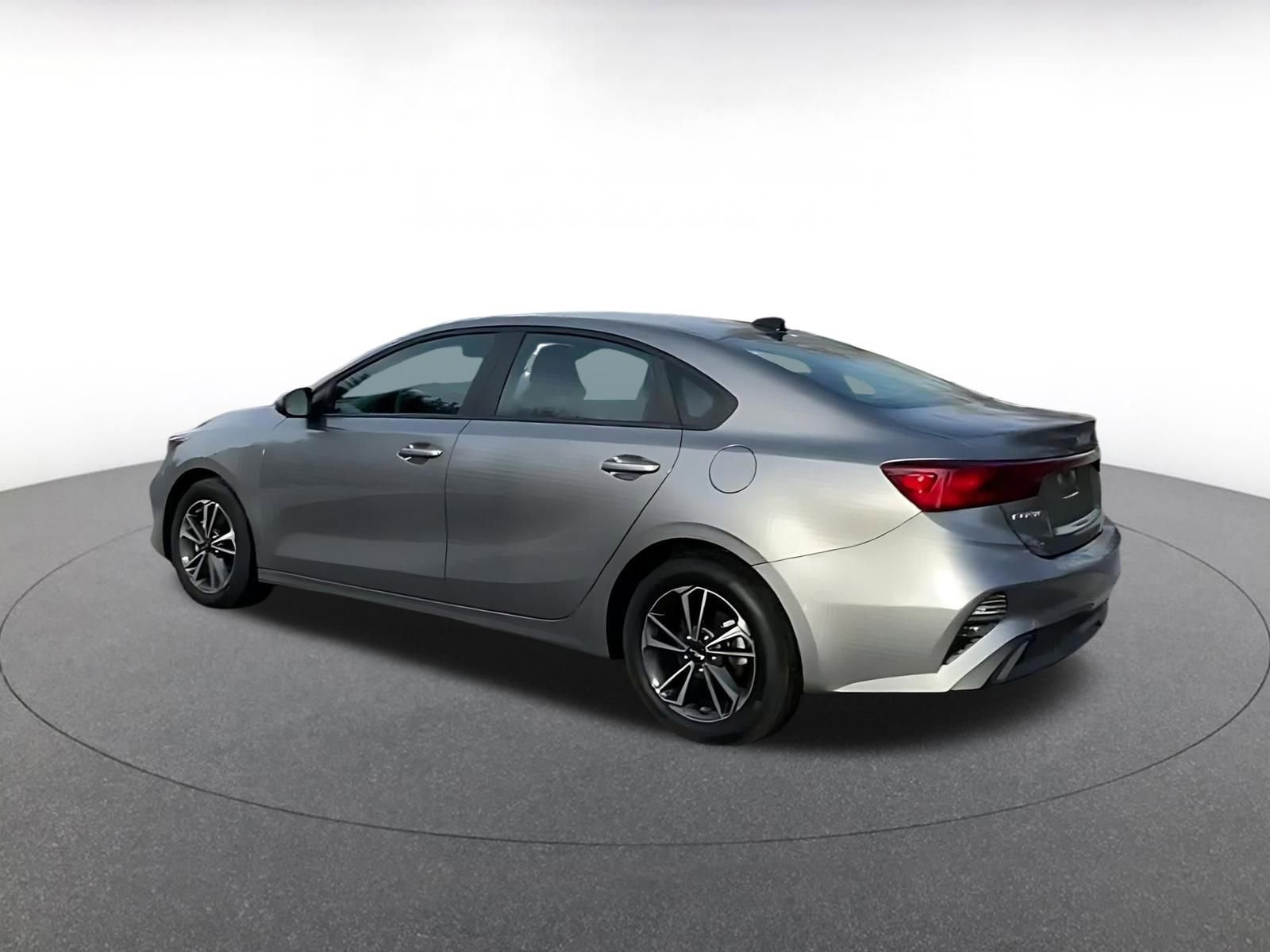 Thumbnail: 2024 Kia Forte - 9