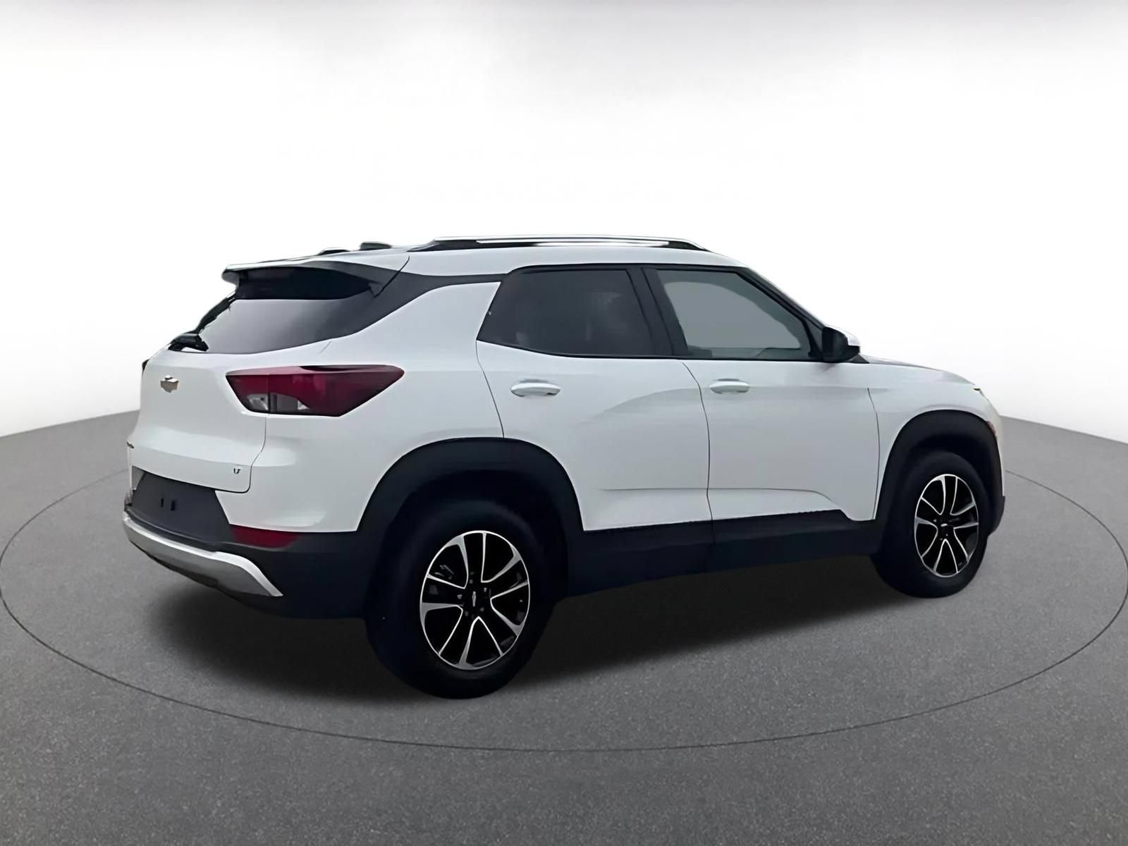 Thumbnail: 2025 Chevrolet TrailBlazer - 15