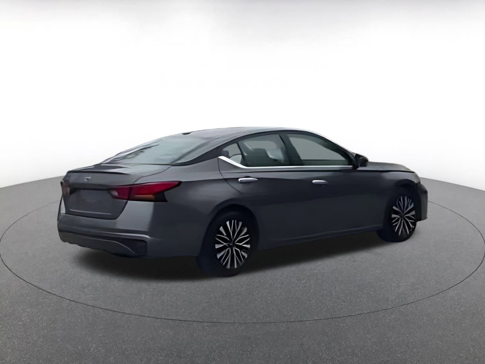 Thumbnail: 2025 Nissan Altima - 8