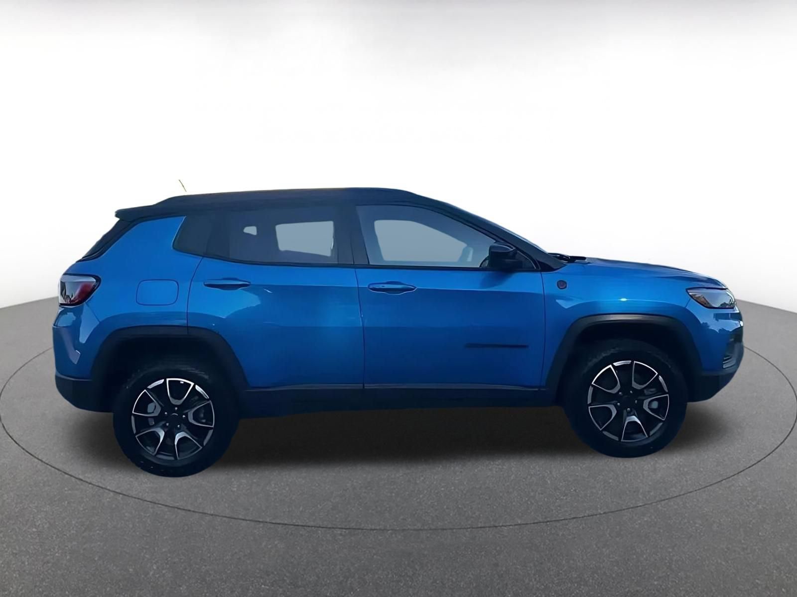 Thumbnail: 2025 Jeep Compass - 8