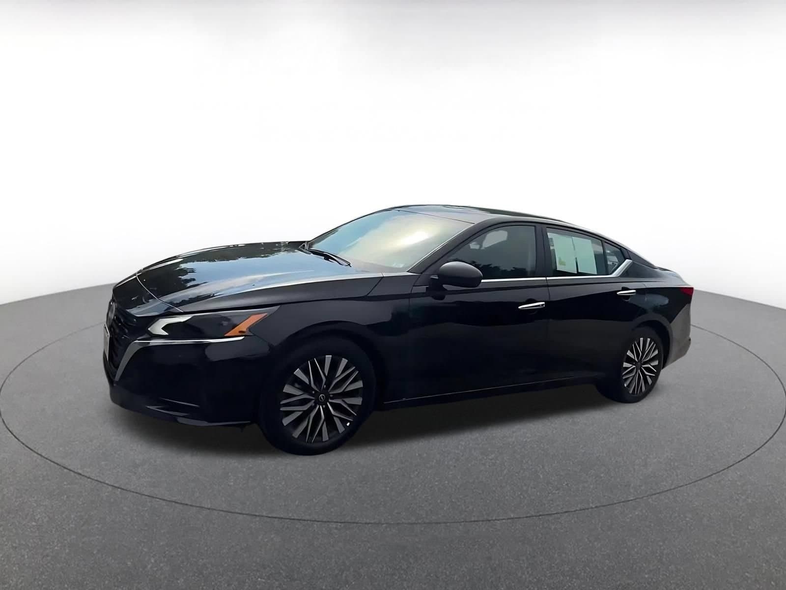 Thumbnail: 2025 Nissan Altima - 8