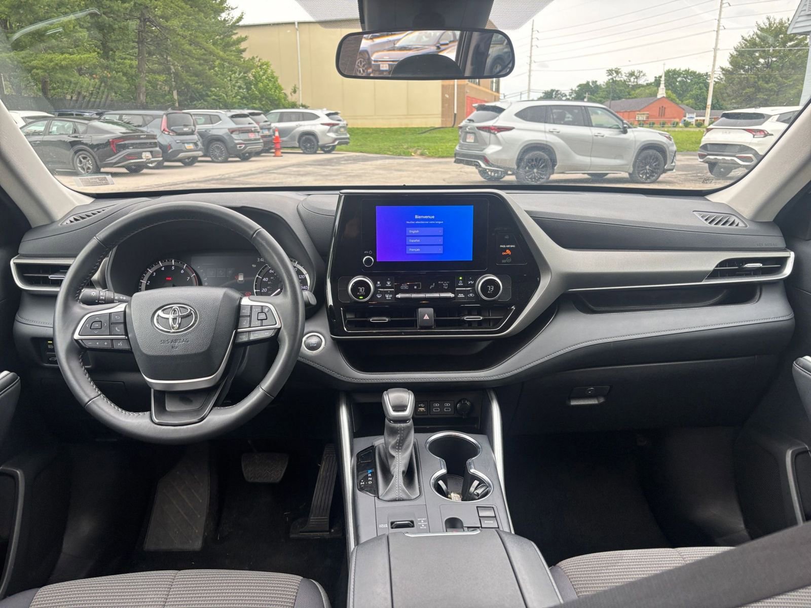 Thumbnail: 2025 Toyota Highlander - 35