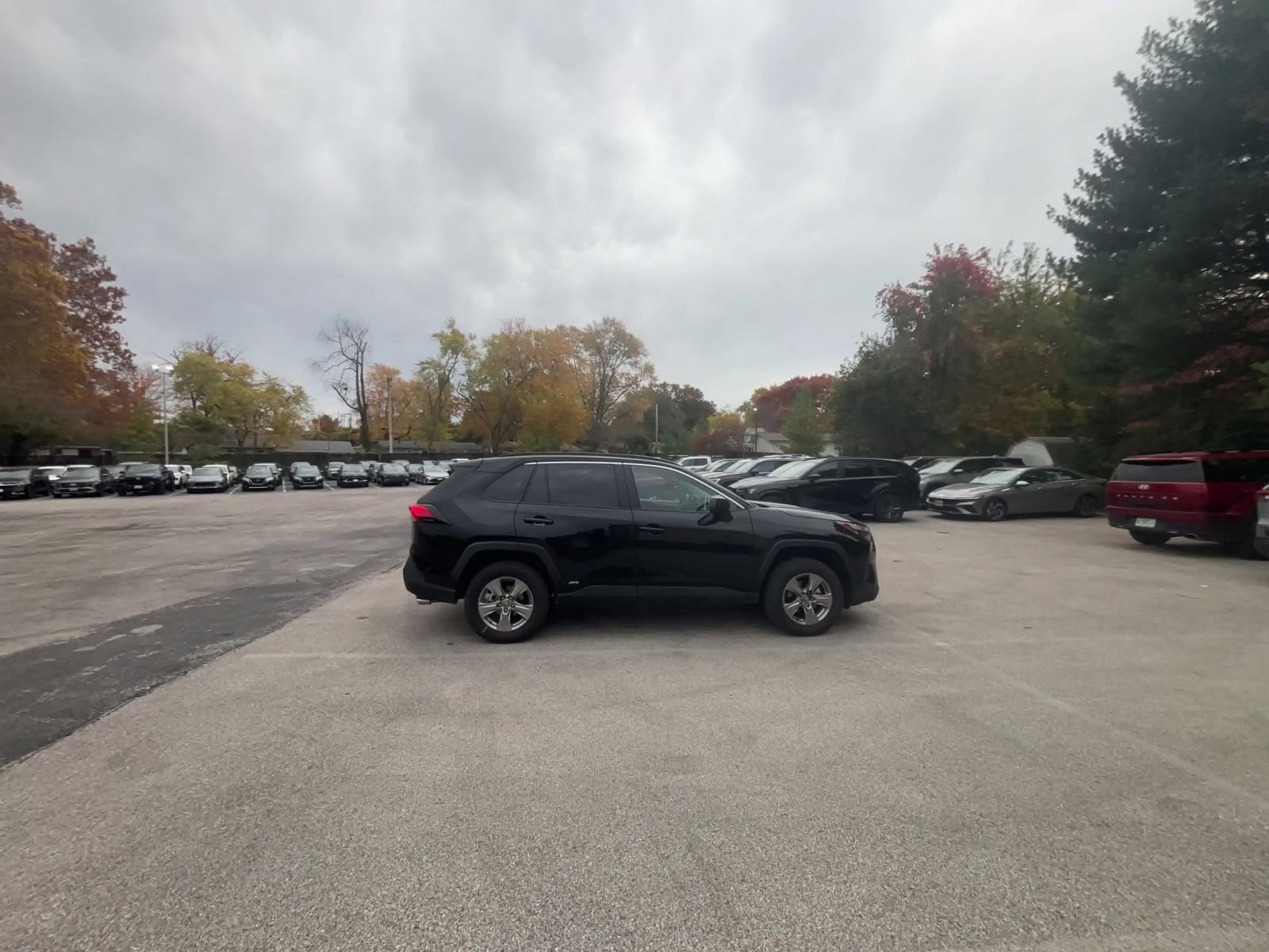 Thumbnail: 2025 Toyota RAV4 - 16