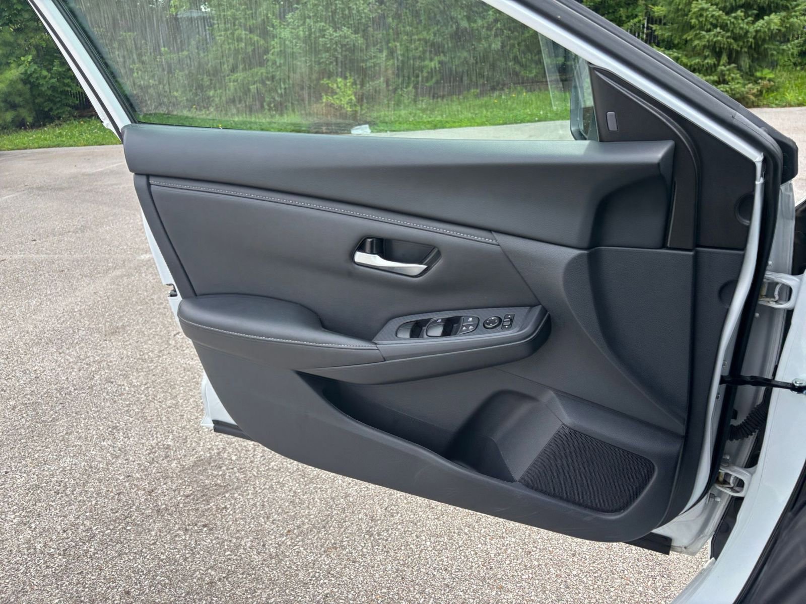 2024 Nissan Sentra SV 20