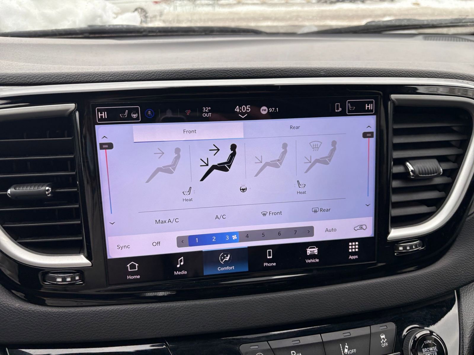 Thumbnail: 2025 Chrysler Pacifica - 21