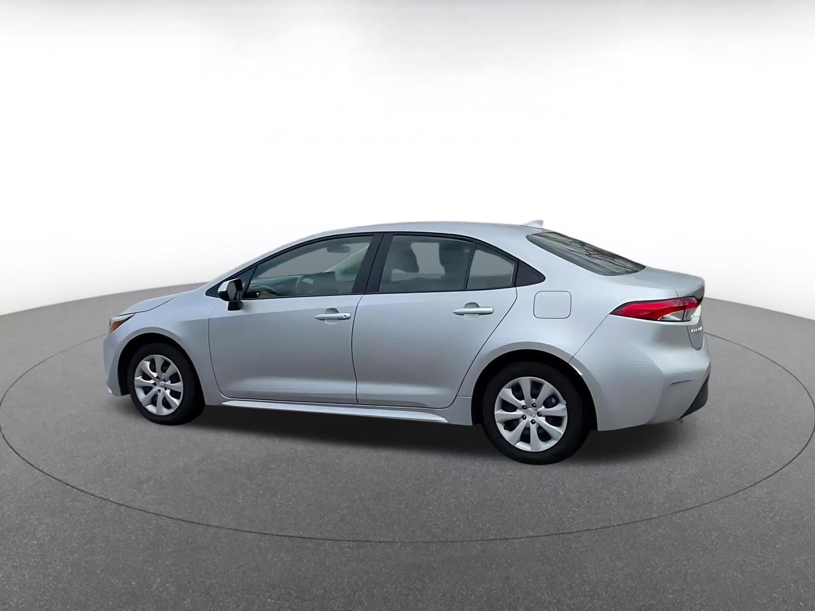 Thumbnail: 2025 Toyota Corolla - 9