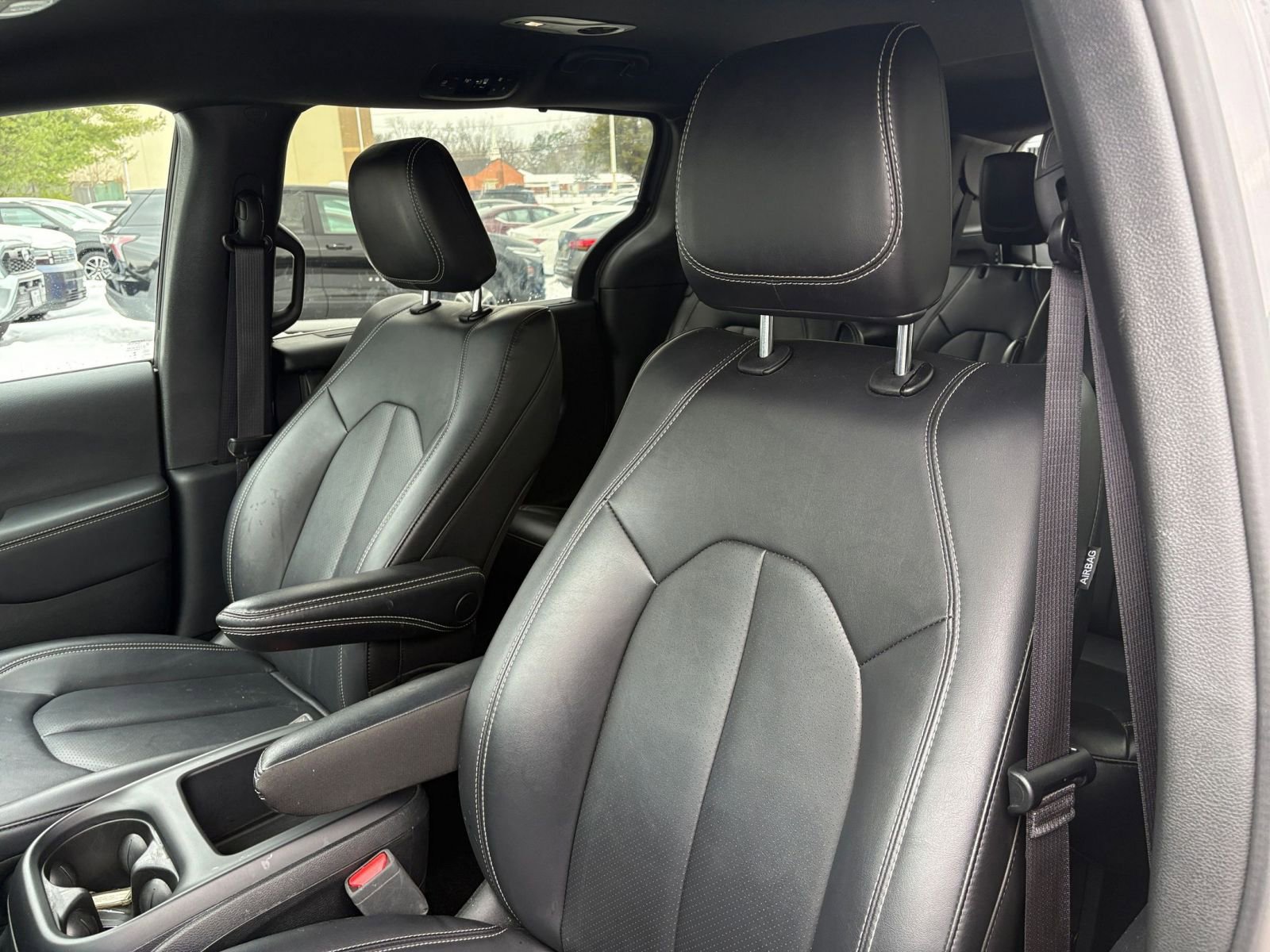 Thumbnail: 2025 Chrysler Pacifica - 34