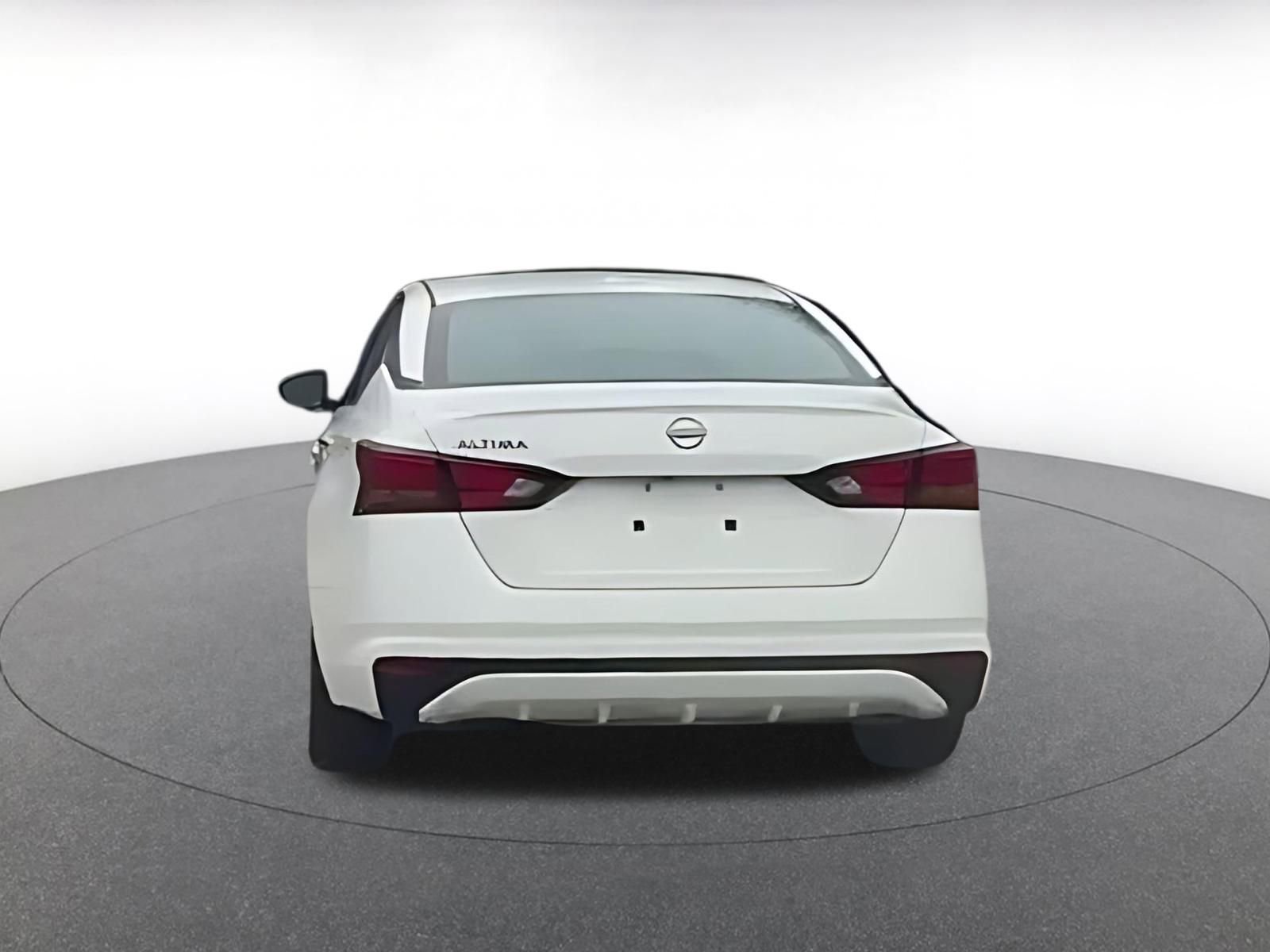 Thumbnail: 2025 Nissan Altima - 10