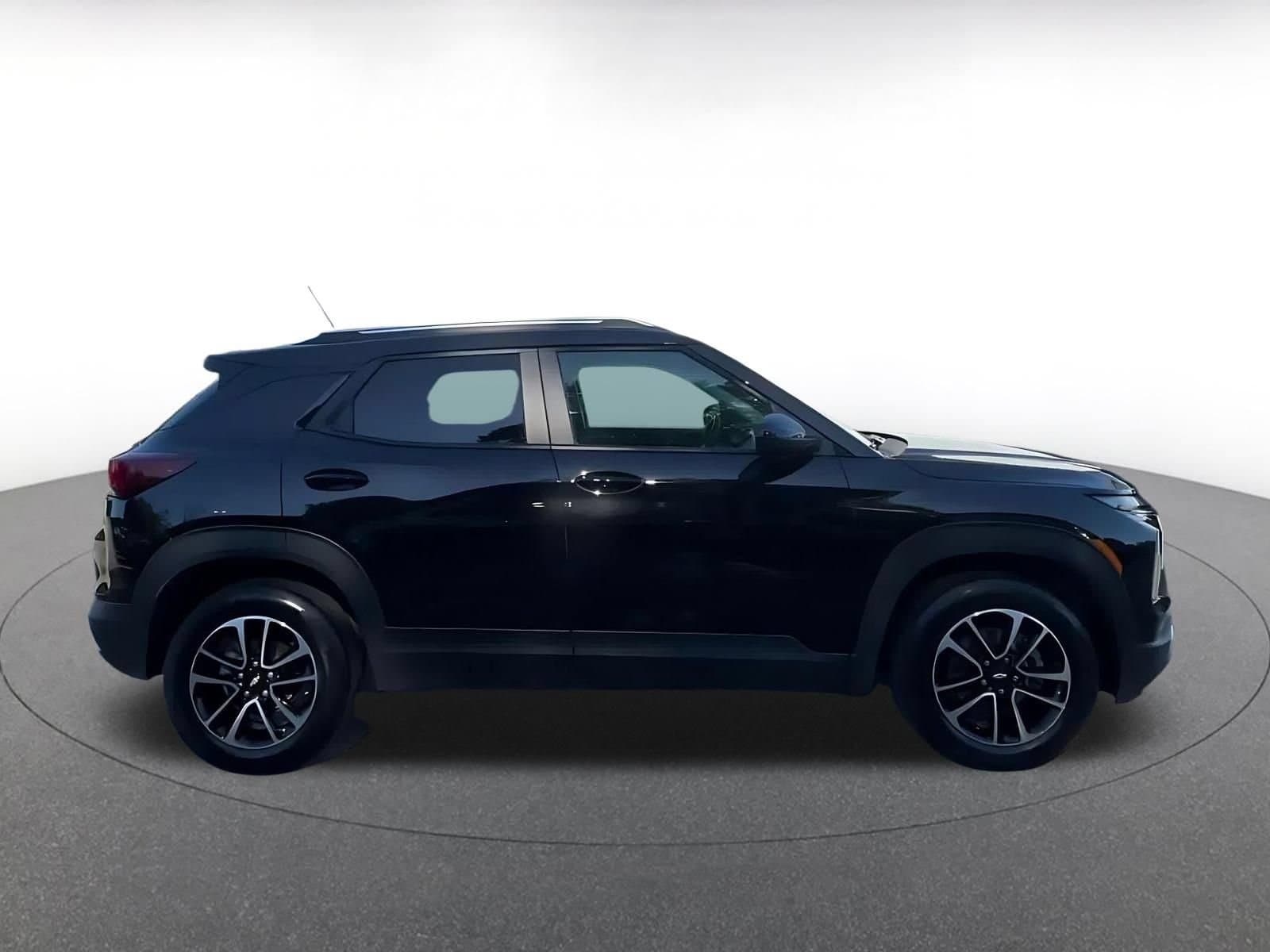 Thumbnail: 2025 Chevrolet TrailBlazer - 16