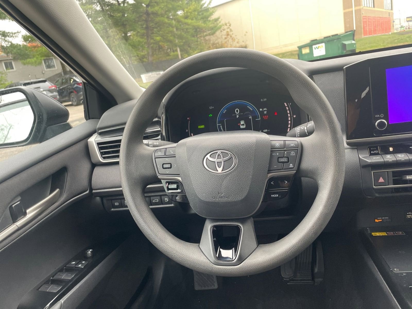 Thumbnail: 2025 Toyota Camry - 32