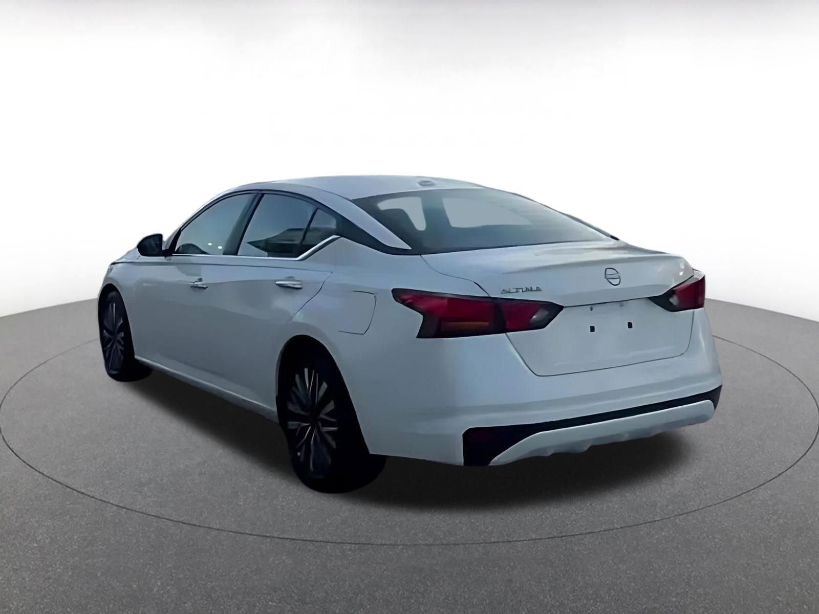 Thumbnail: 2025 Nissan Altima - 10