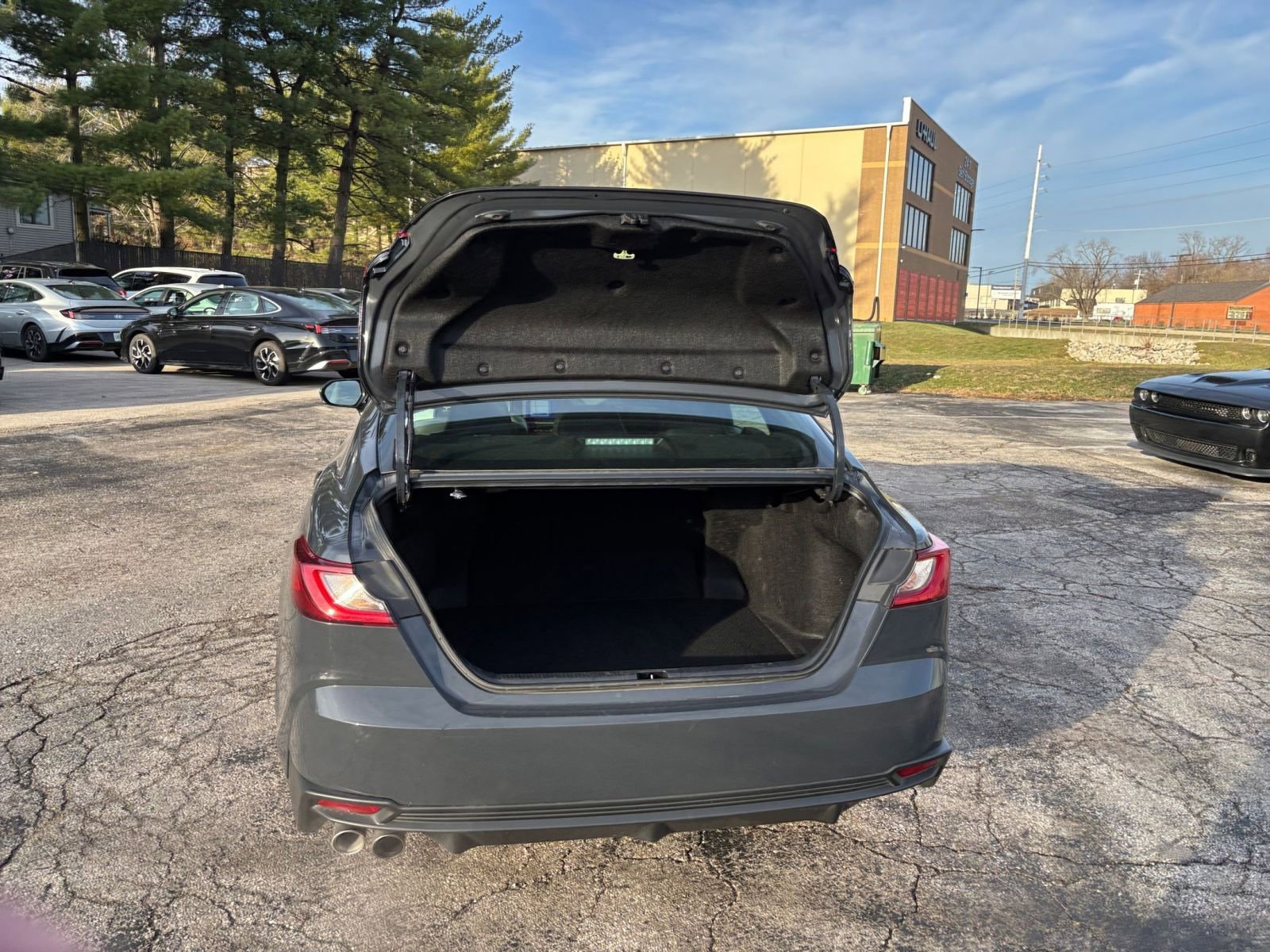 Thumbnail: 2025 Toyota Camry - 29