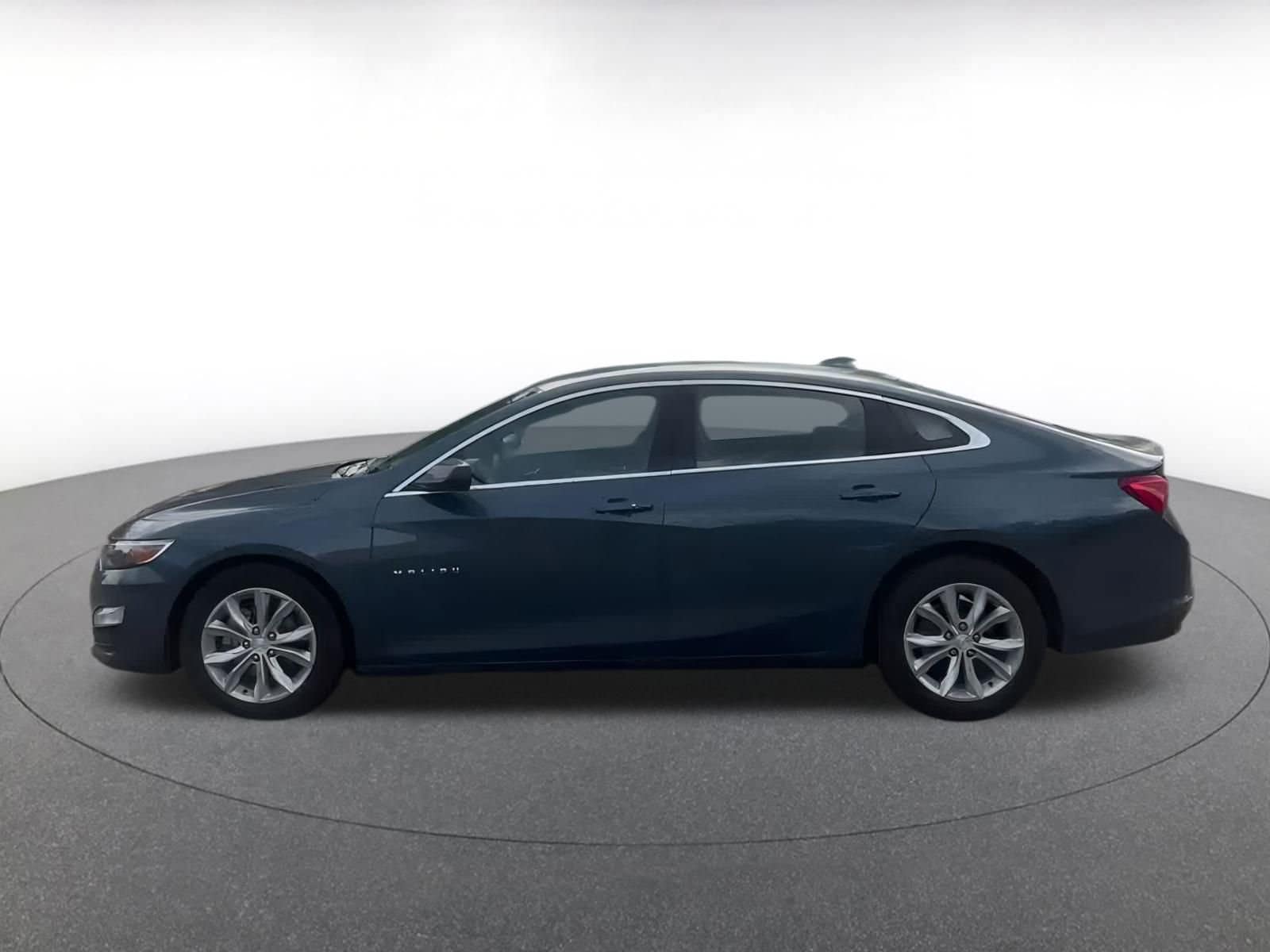Thumbnail: 2024 Chevrolet Malibu - 9