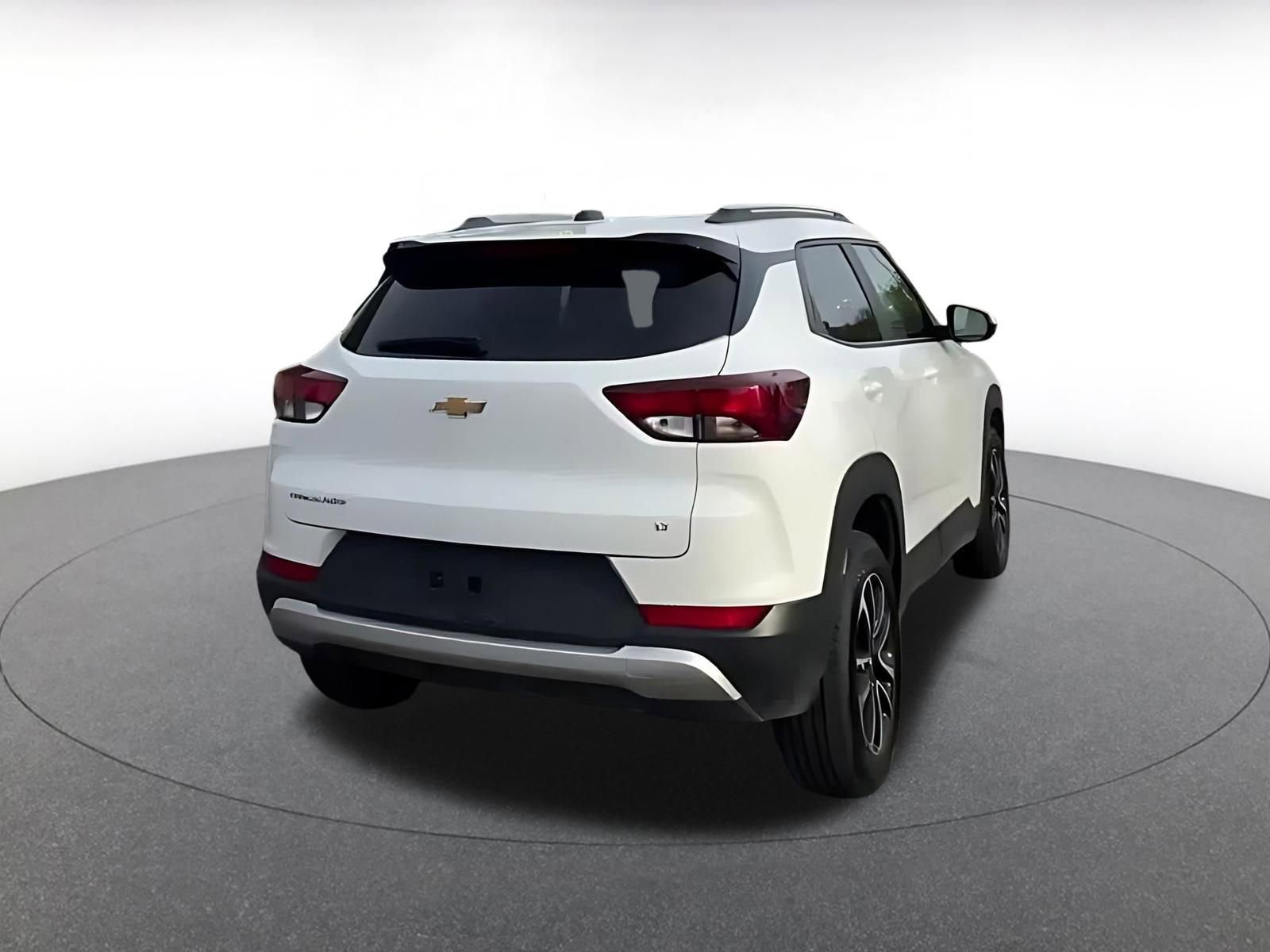 Thumbnail: 2025 Chevrolet TrailBlazer - 14