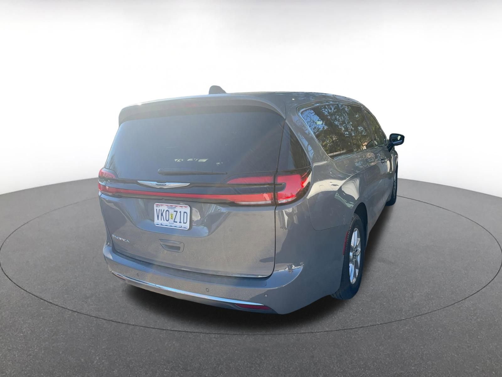 Thumbnail: 2025 Chrysler Pacifica - 7