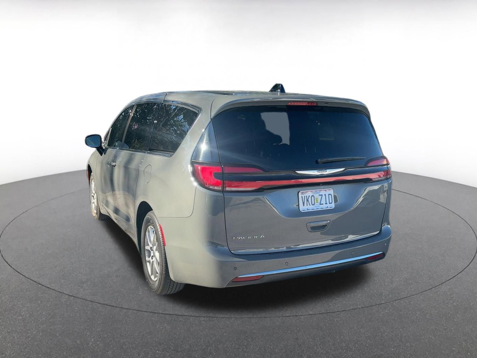 Thumbnail: 2025 Chrysler Pacifica - 5