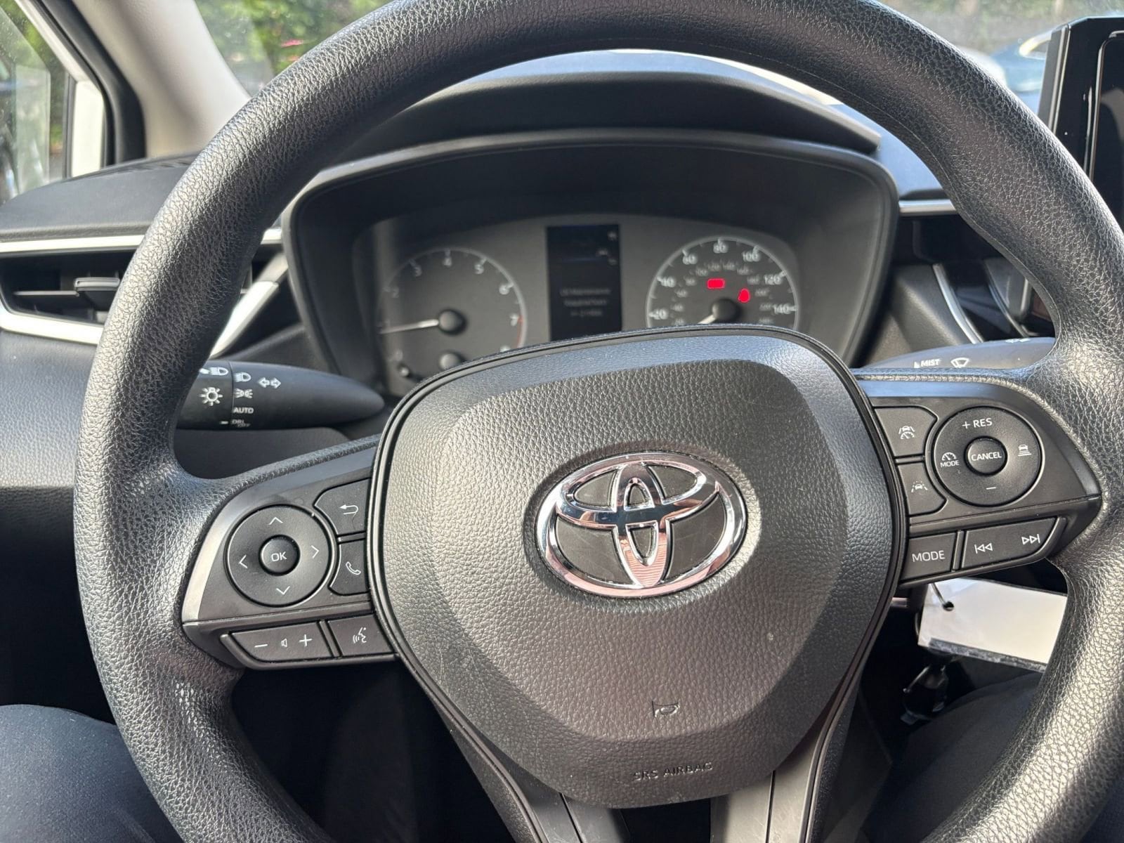 Thumbnail: 2024 Toyota Corolla - 32