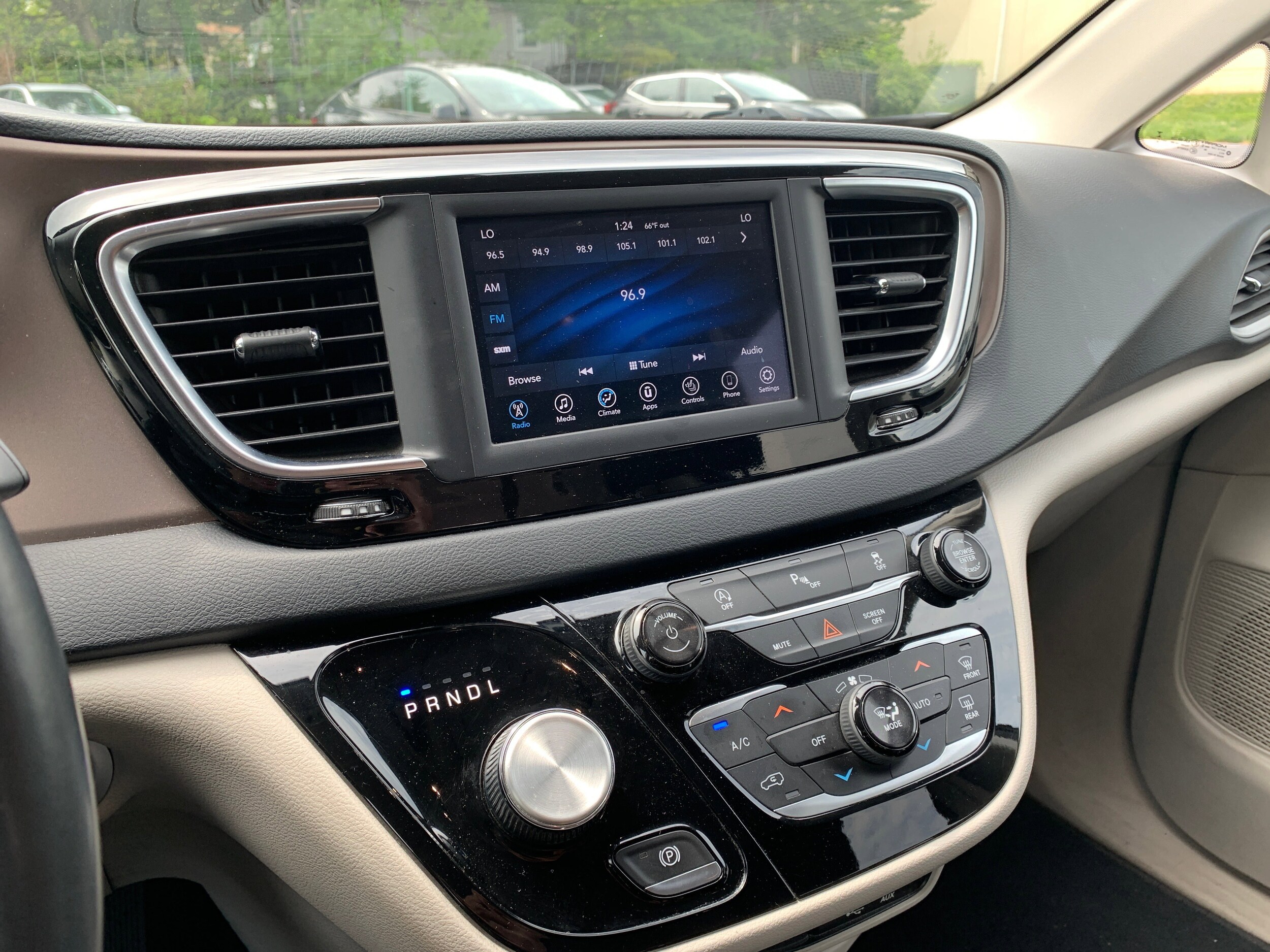2018 Chrysler Pacifica Touring 21