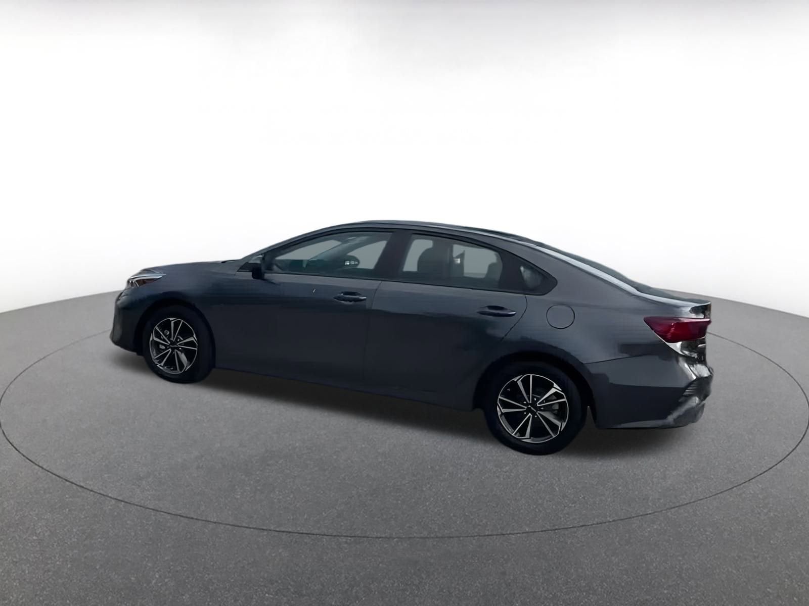 Thumbnail: 2024 Kia Forte - 7