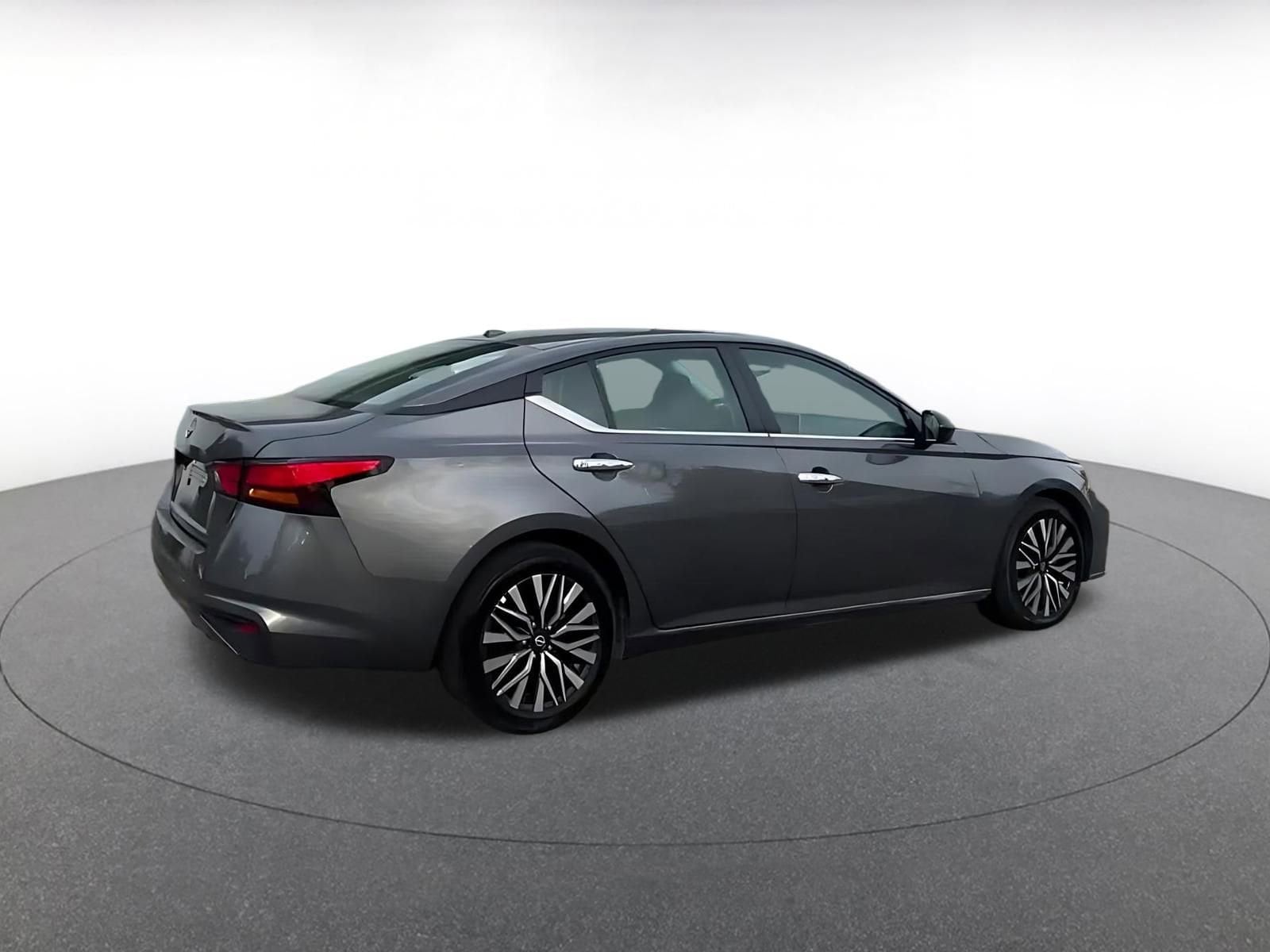 Thumbnail: 2025 Nissan Altima - 14