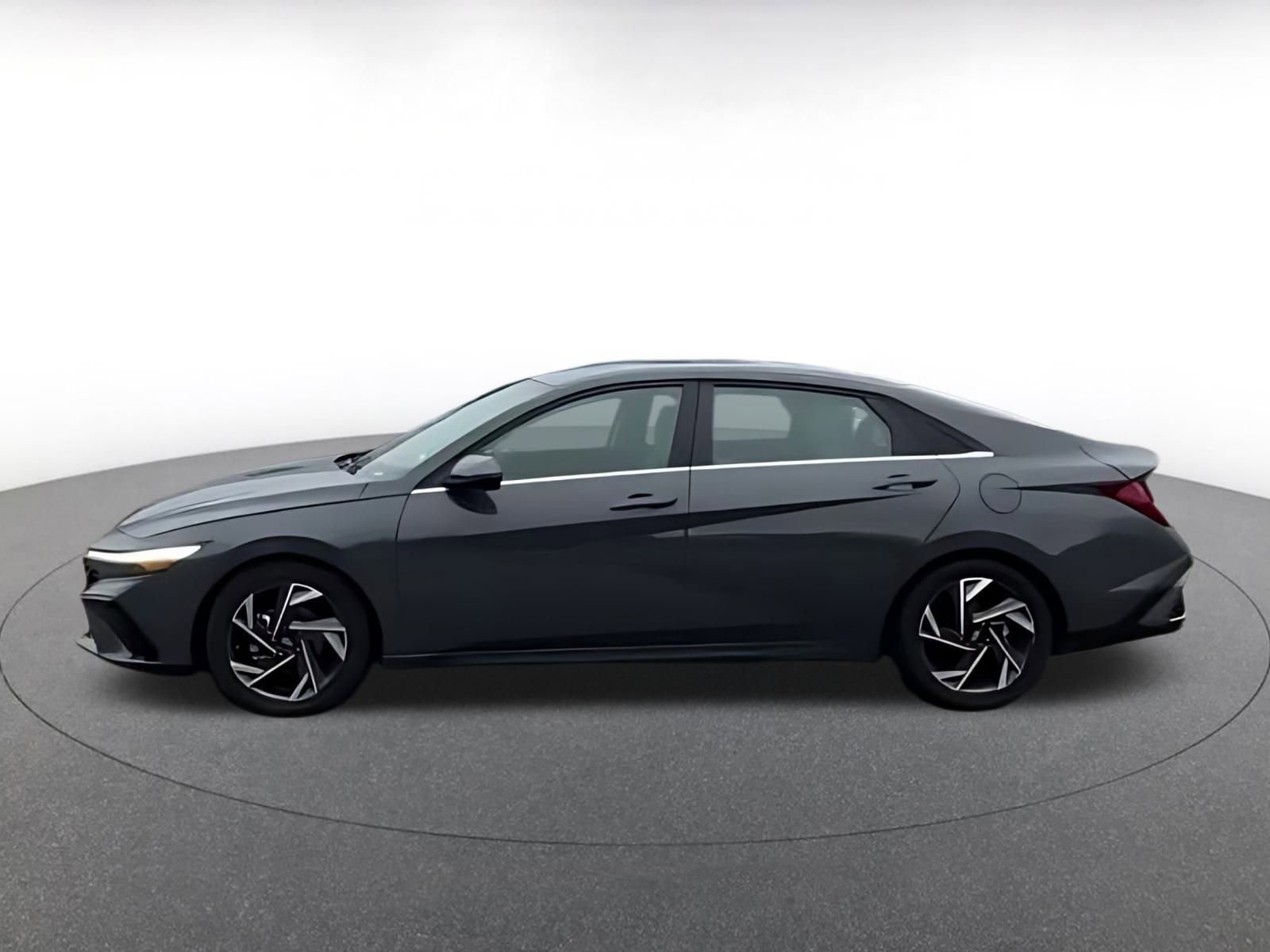 Thumbnail: 2025 Hyundai Elantra - 15