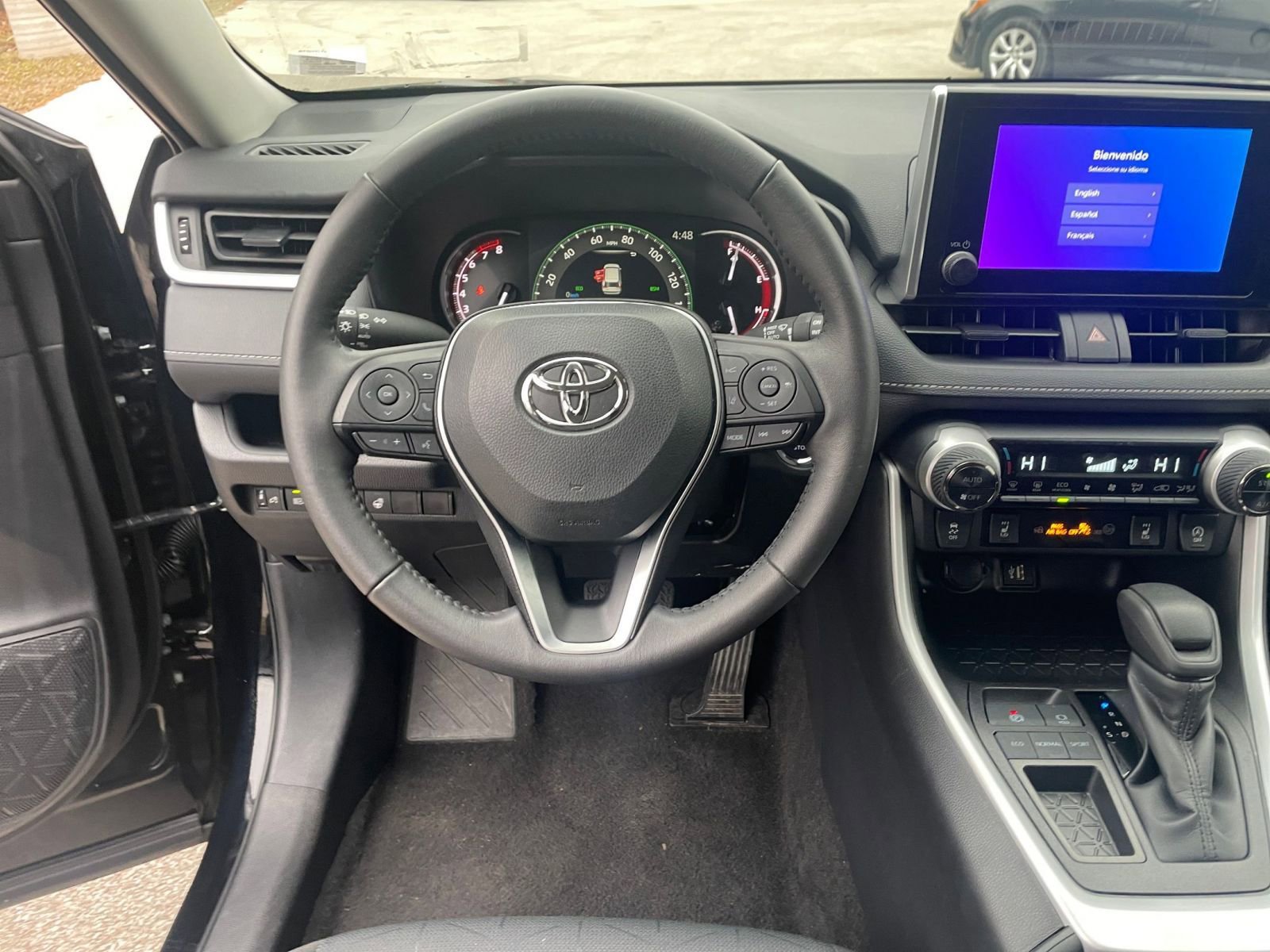 Thumbnail: 2025 Toyota RAV4 - 32