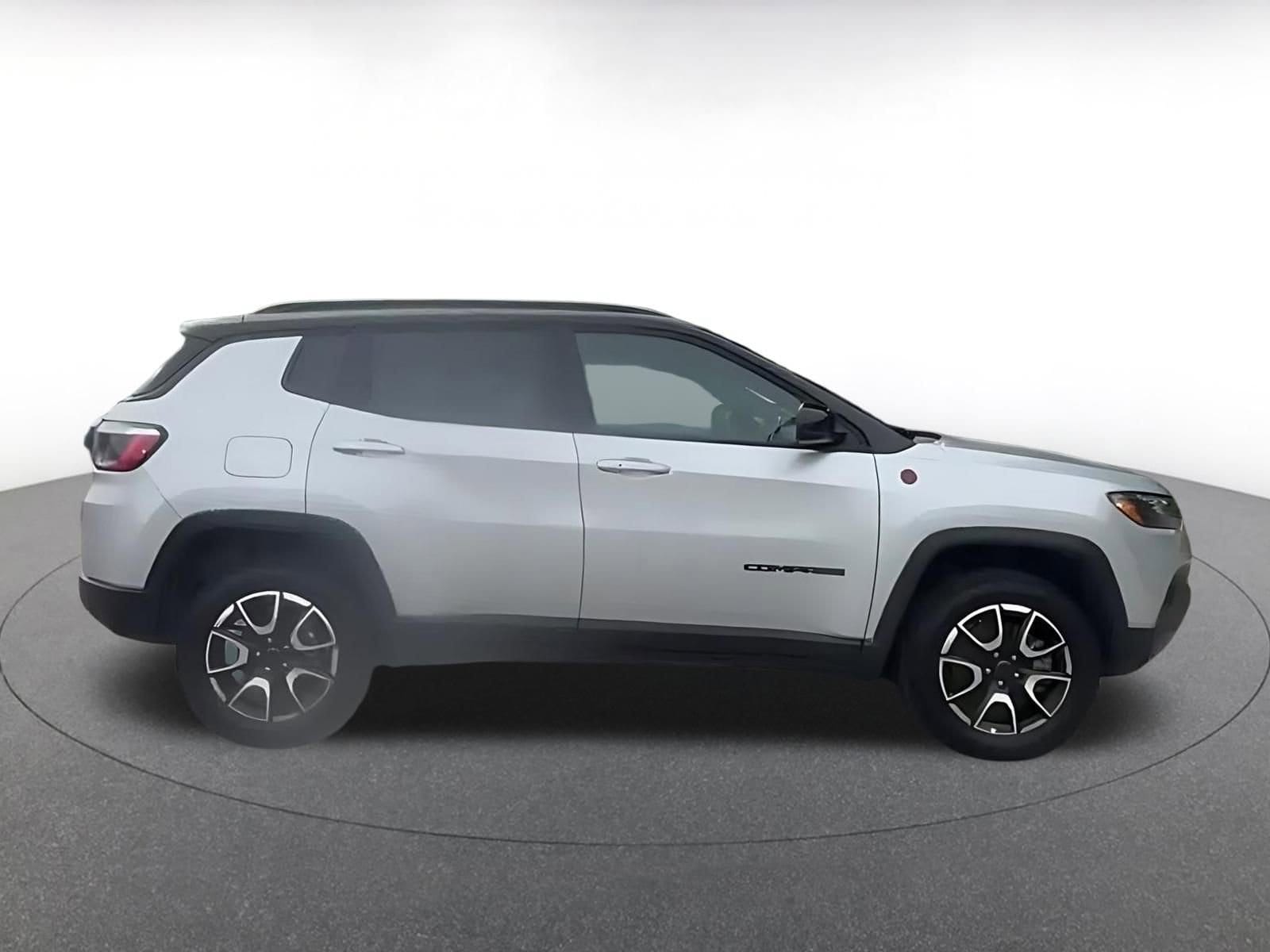 Thumbnail: 2025 Jeep Compass - 16