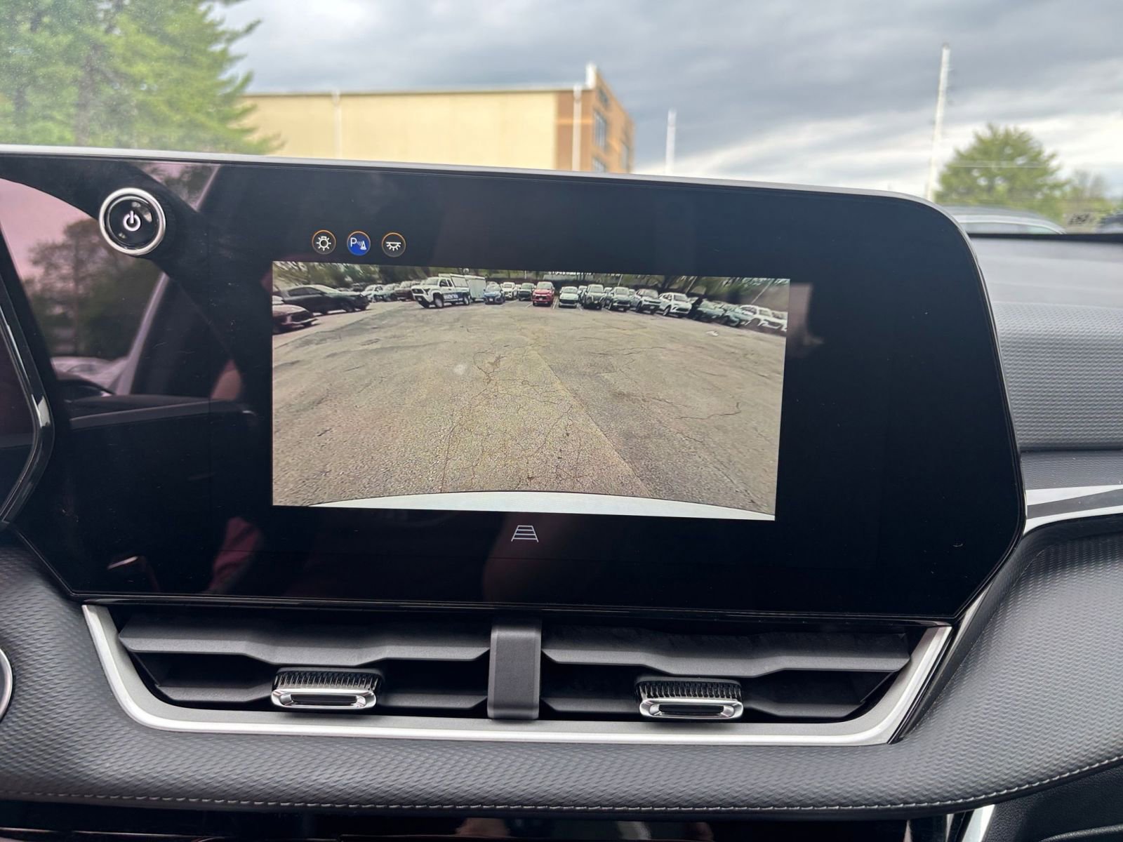 Thumbnail: 2025 Chevrolet Equinox - 22