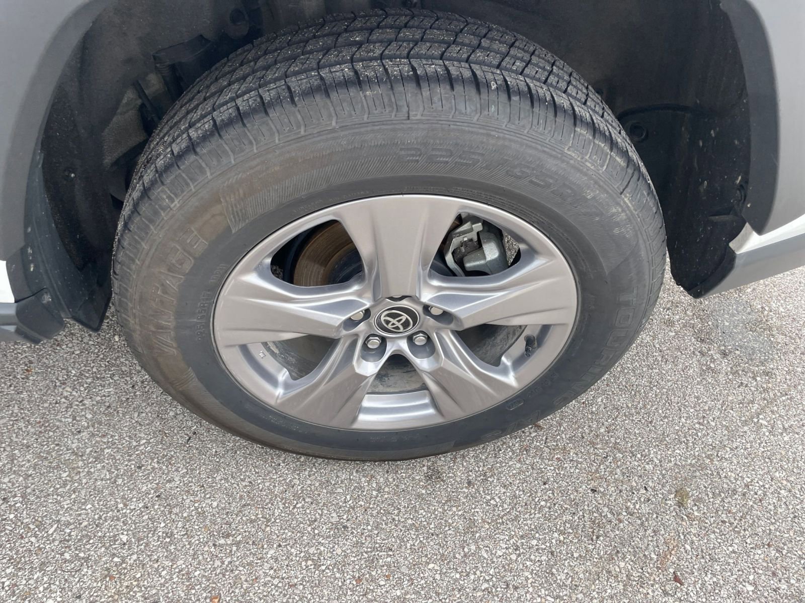 Thumbnail: 2025 Toyota RAV4 - 29