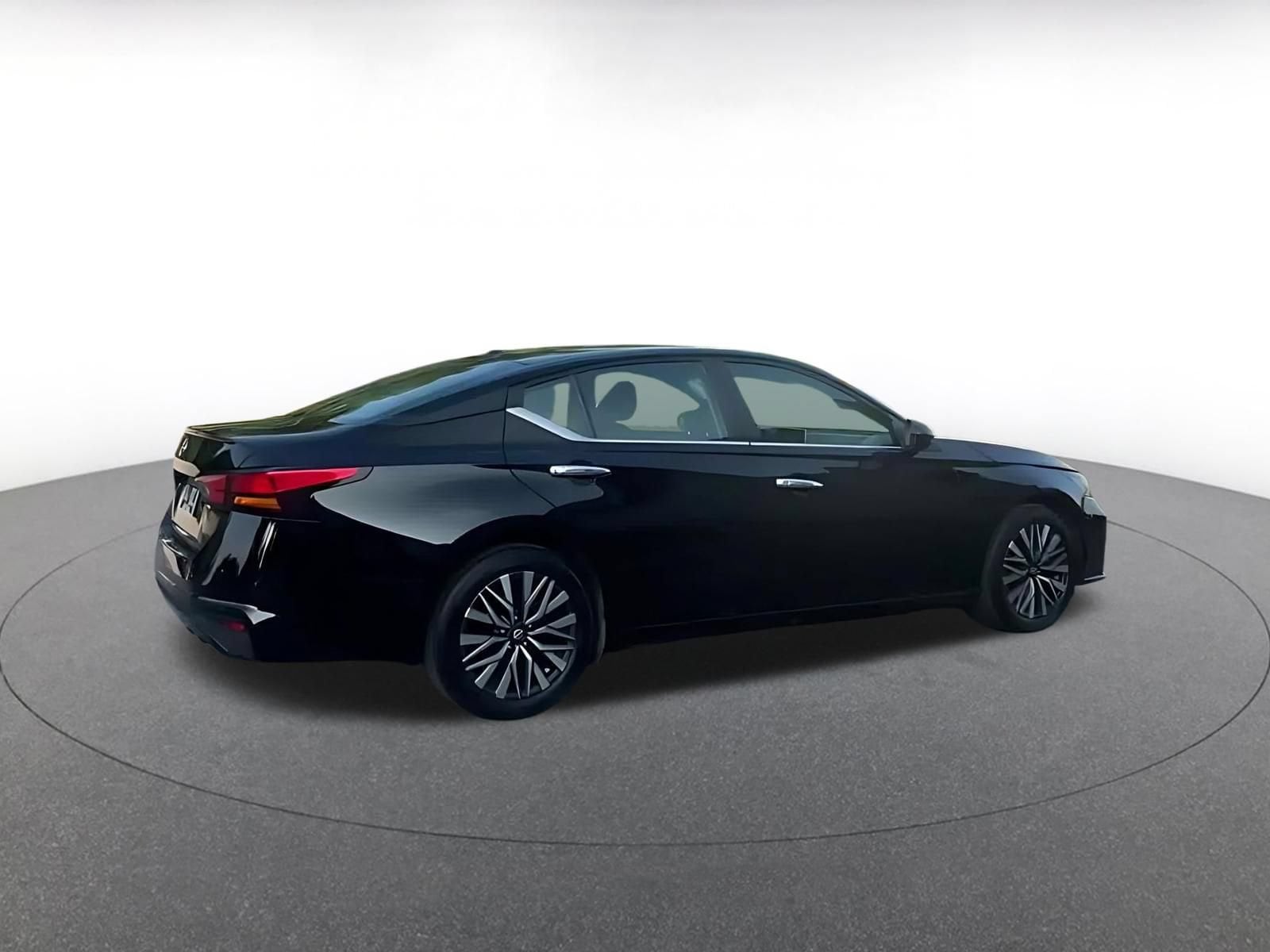Thumbnail: 2025 Nissan Altima - 14
