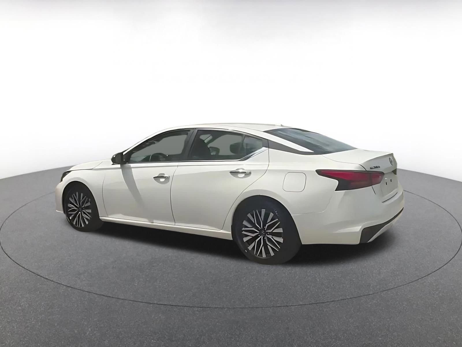 Thumbnail: 2025 Nissan Altima - 11