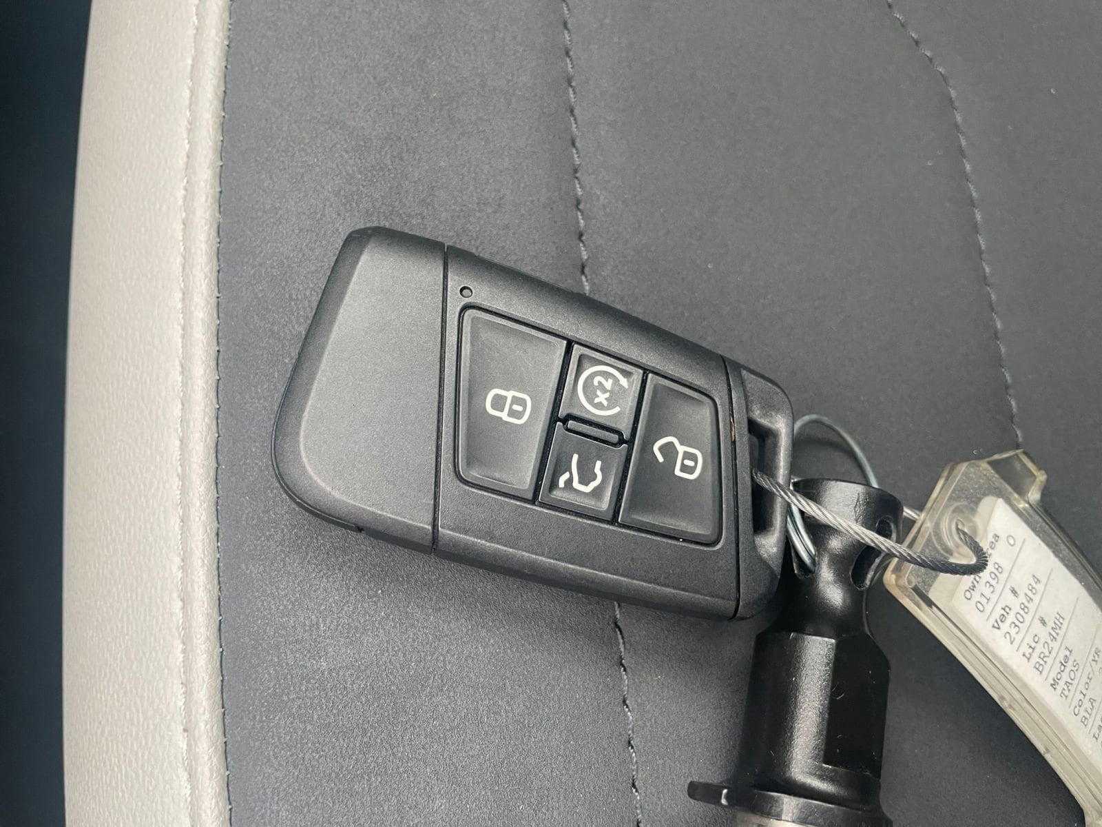 Thumbnail: 2025 Volkswagen Taos - 22