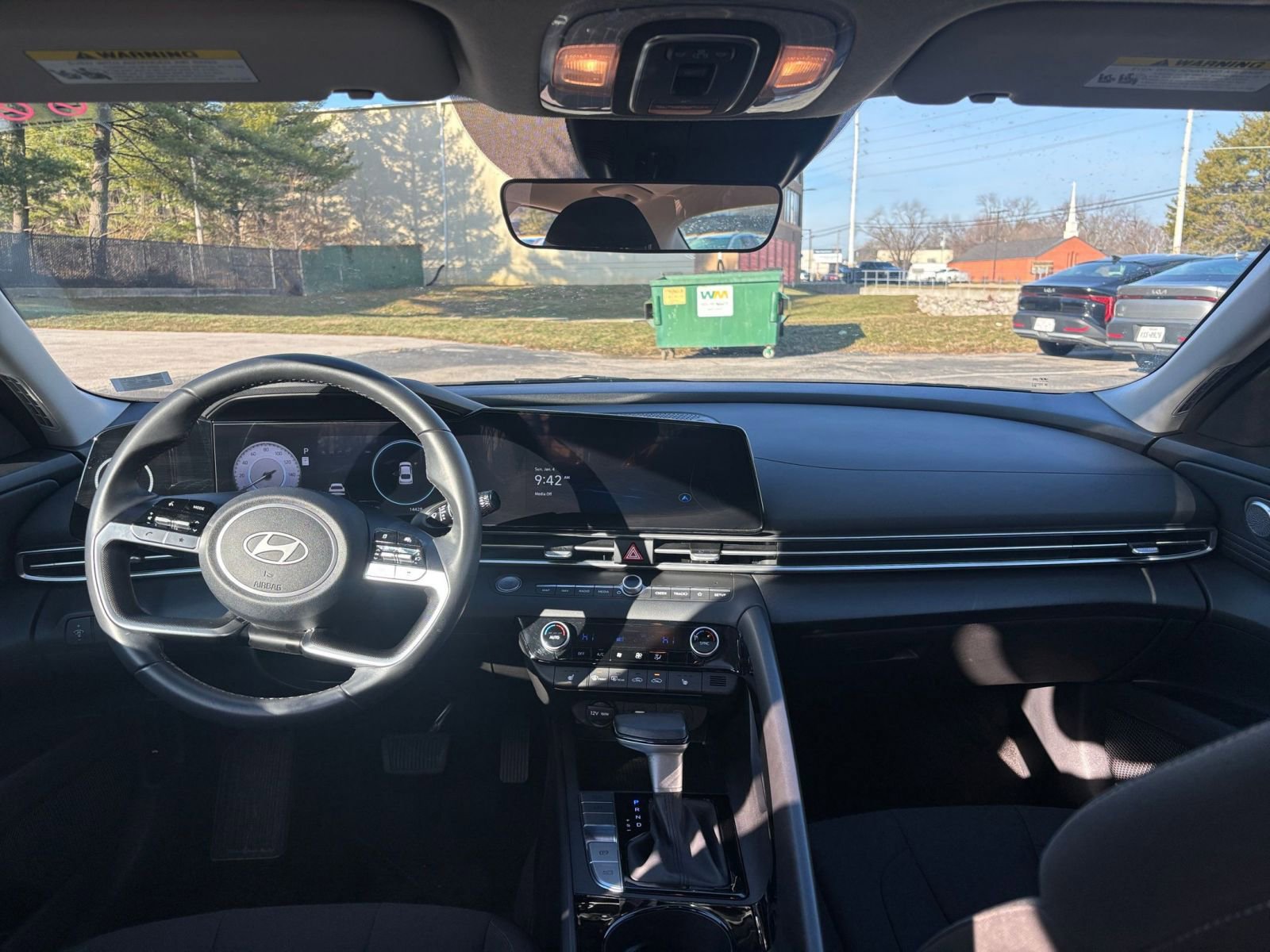 Thumbnail: 2025 Hyundai Elantra - 32